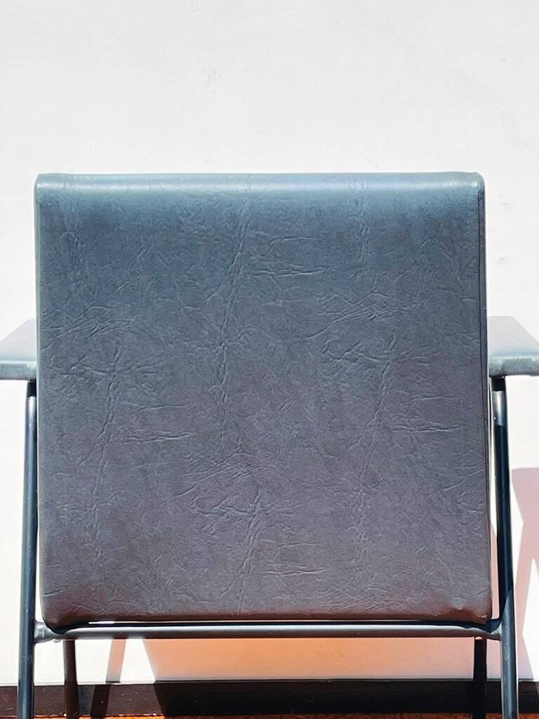 Pair of armchairs model Robert by Pierre Guariche for Meurop. Vintage 60s.