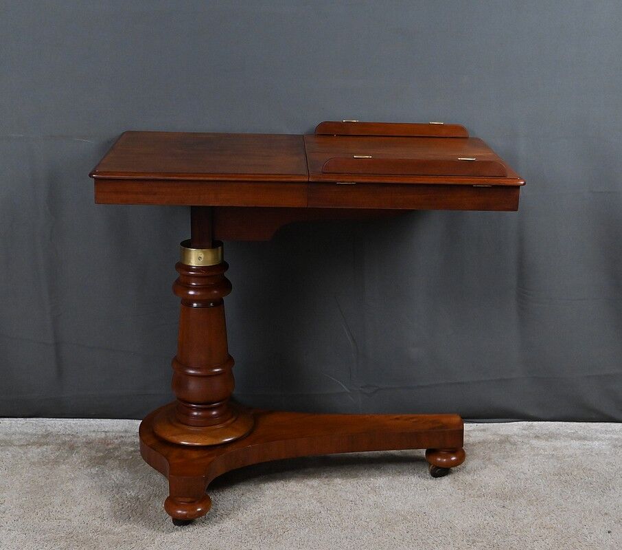 Mahogany reading table, Victorian era, England – mid-19th century.