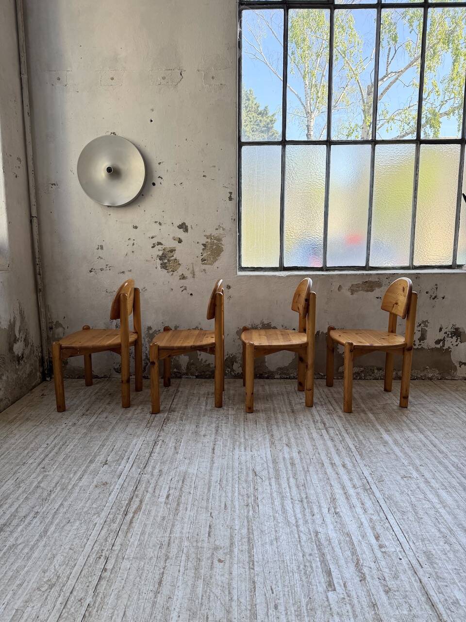 Set of 4 Daumiller pine chairs