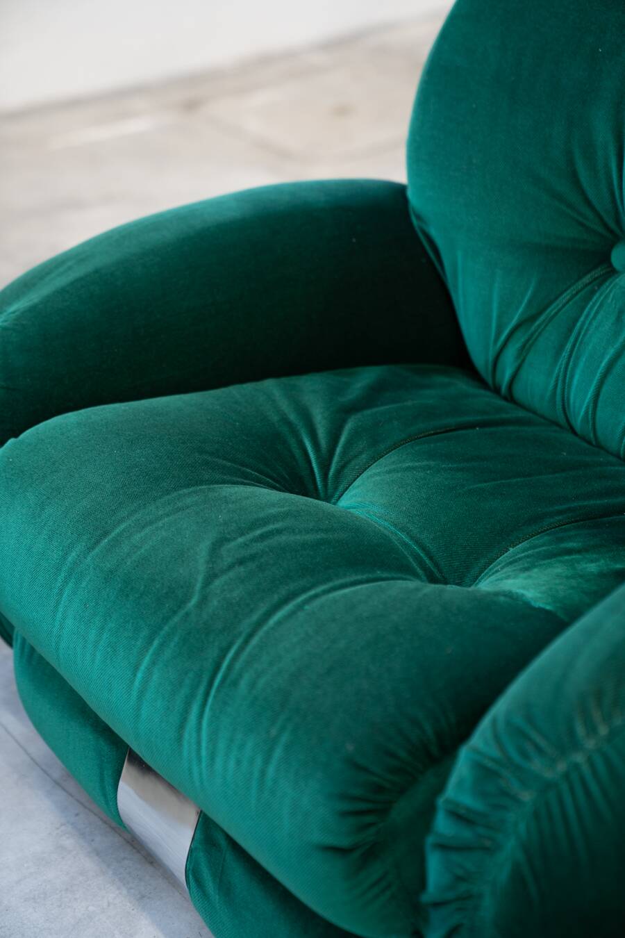 Living room, 2 armchairs and 3-seater sofa, OKAY model, Adriano Piazzesi, 1970