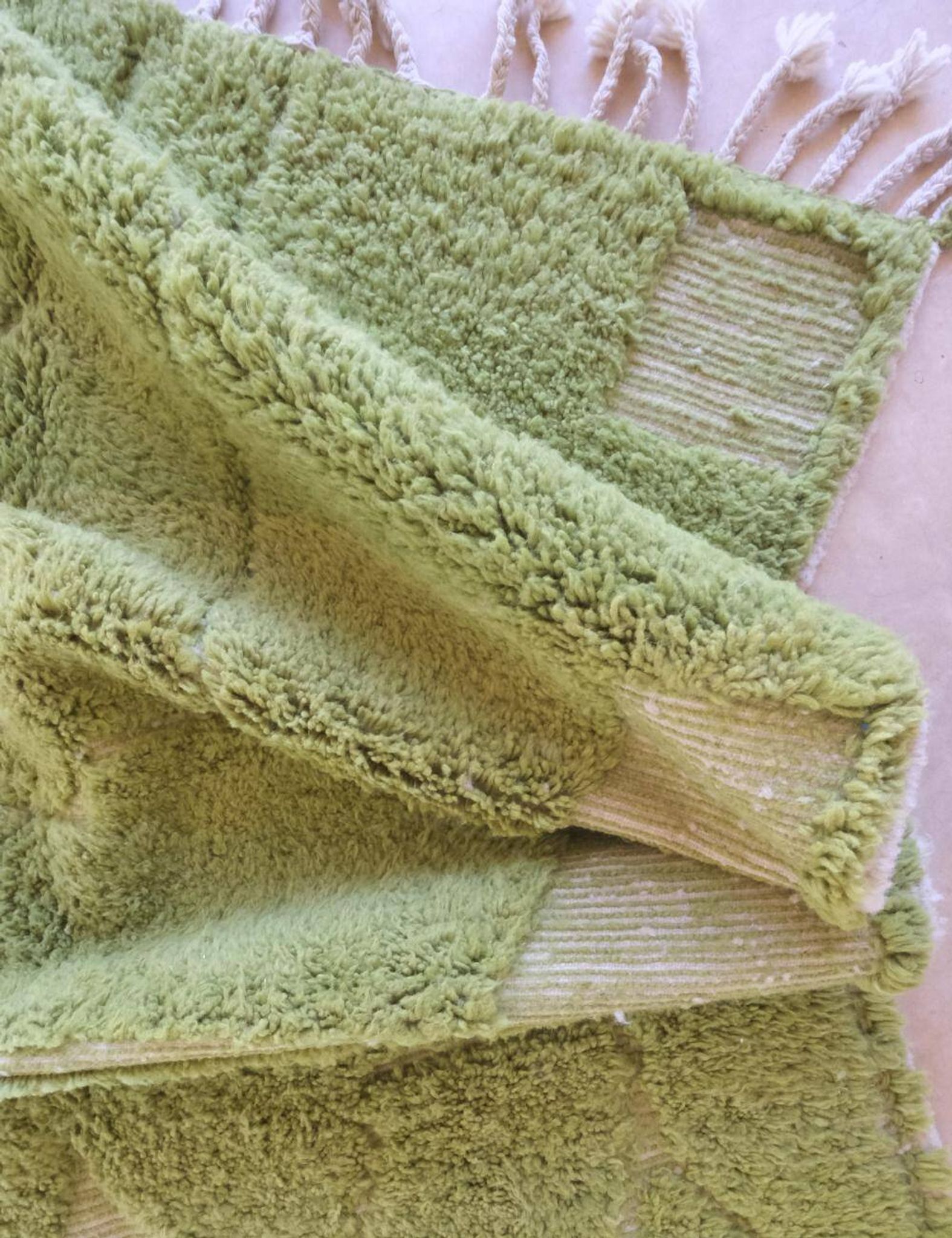Tapis Vert Contemporain - 240 x 150 cm