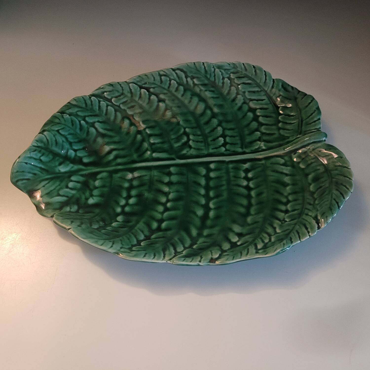 Green earthenware leaf dish – Sarreguemines France, circa 1955