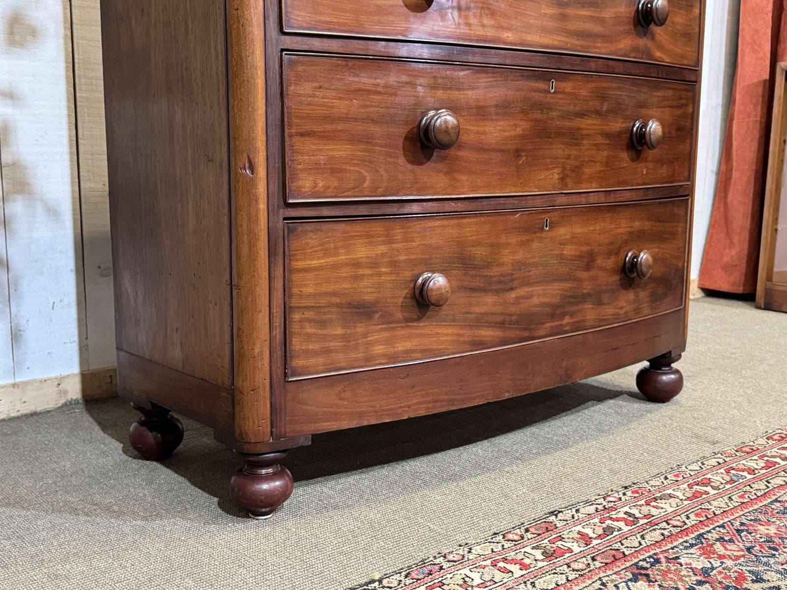 Commode Victorienne anglaise en acajou XIXème