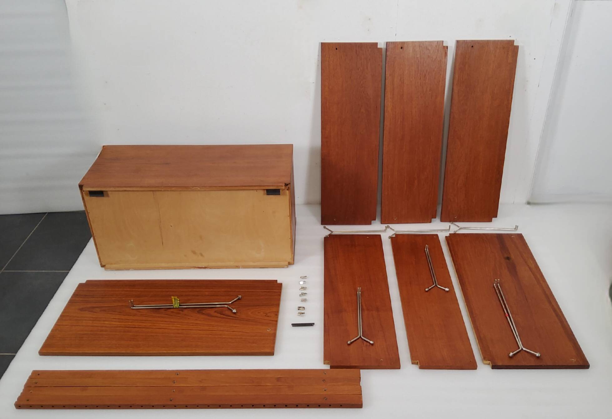 Scandinavian wall shelf – Danish design