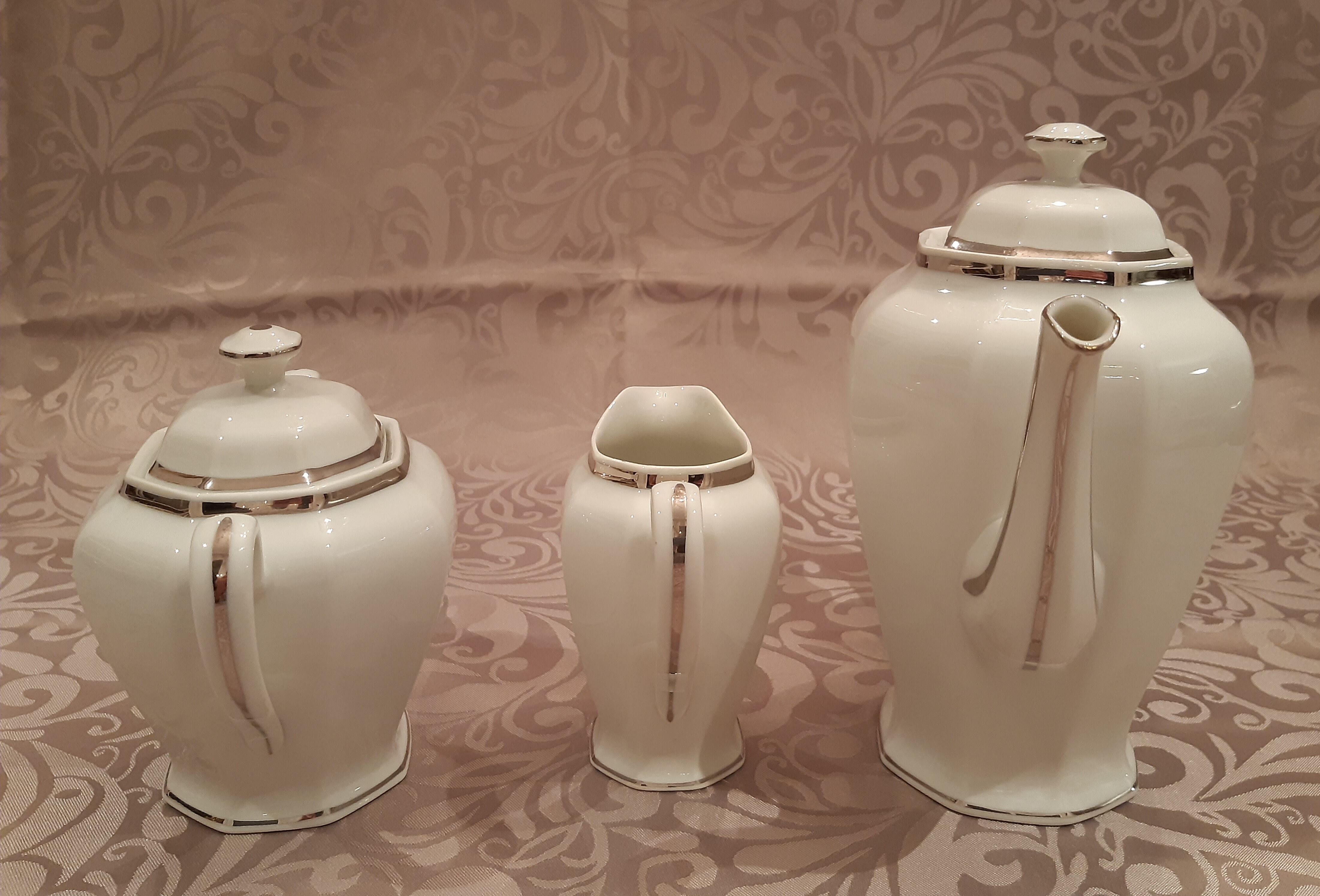 Complete art deco service in Limoges porcelain 12 cups