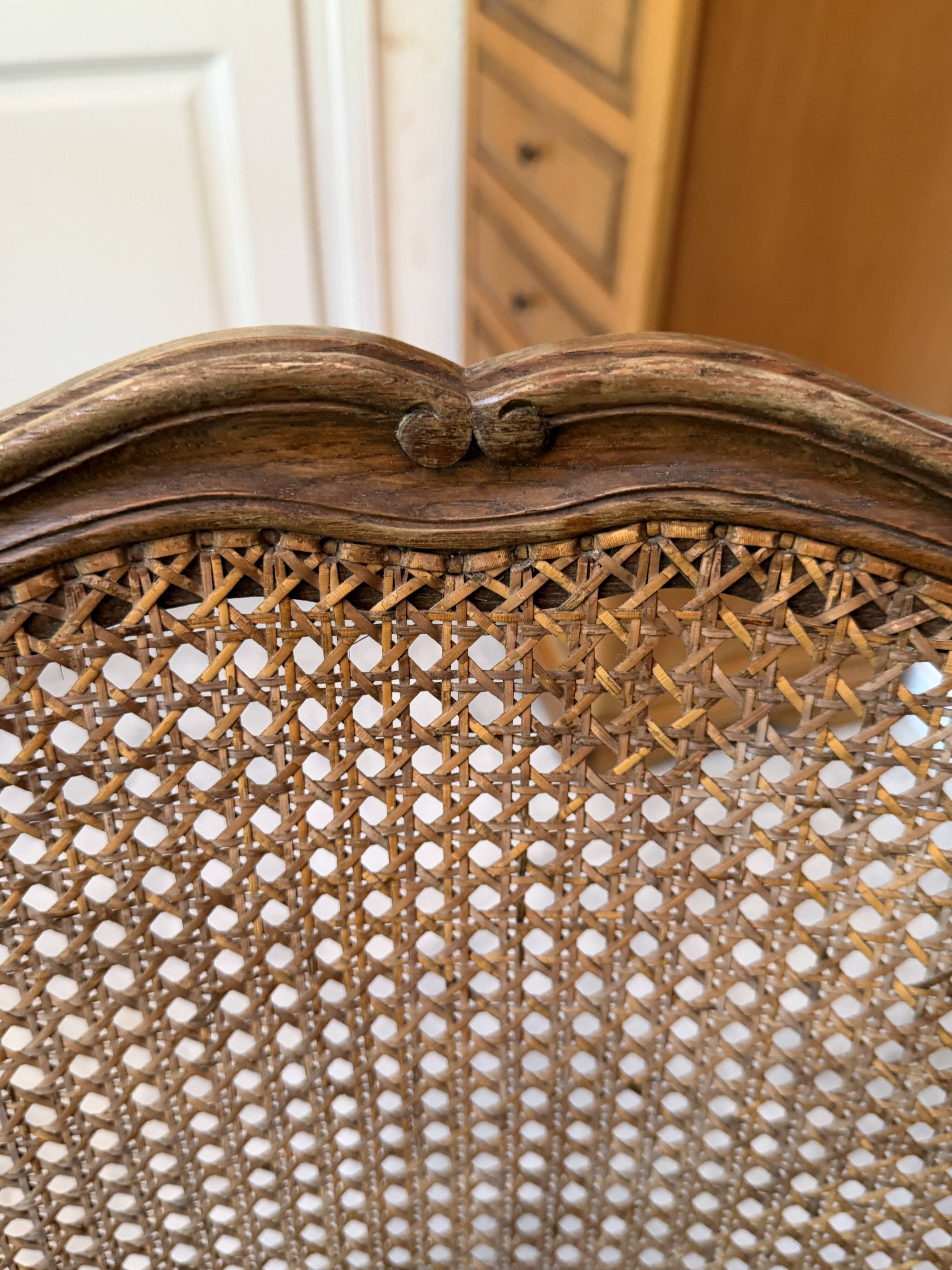 Antique caned wooden chair – Louis XV / Louis Philippe style