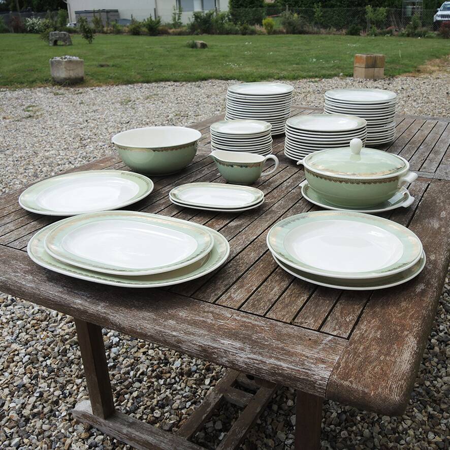Vintage Villeroy Boch 67-piece dinnerware set