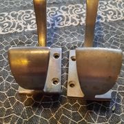 Set of 2 aluminum wall hooks