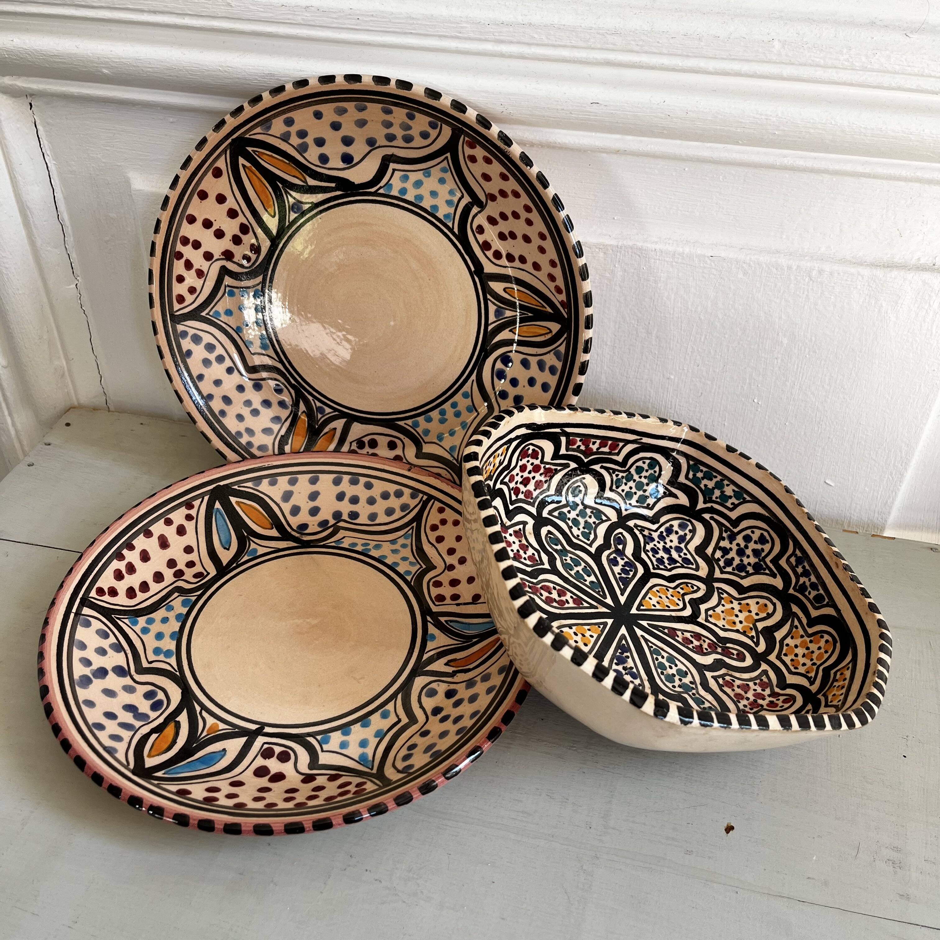 Trio of vintage oriental ceramic plates and ramekin
