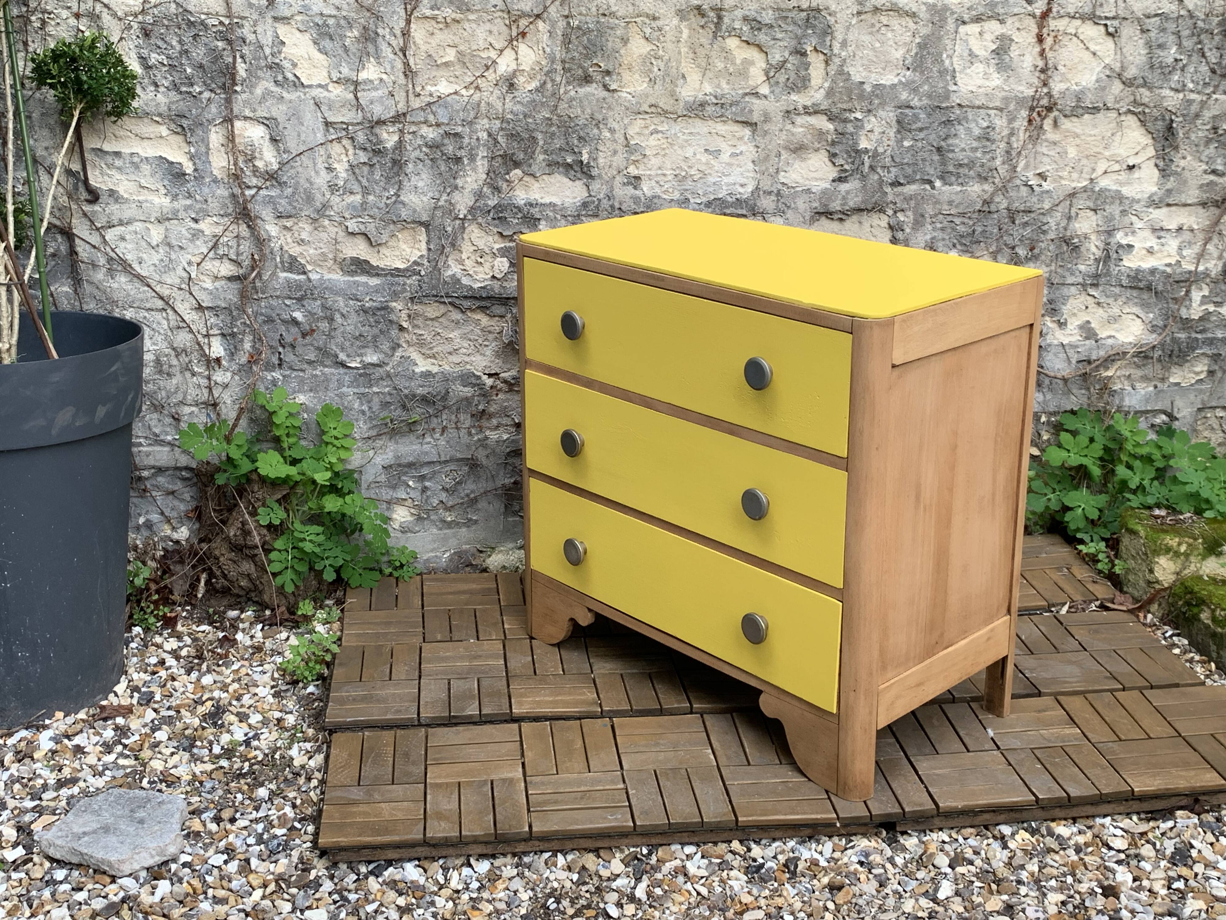 Commode art déco jaune poudré et bois brut