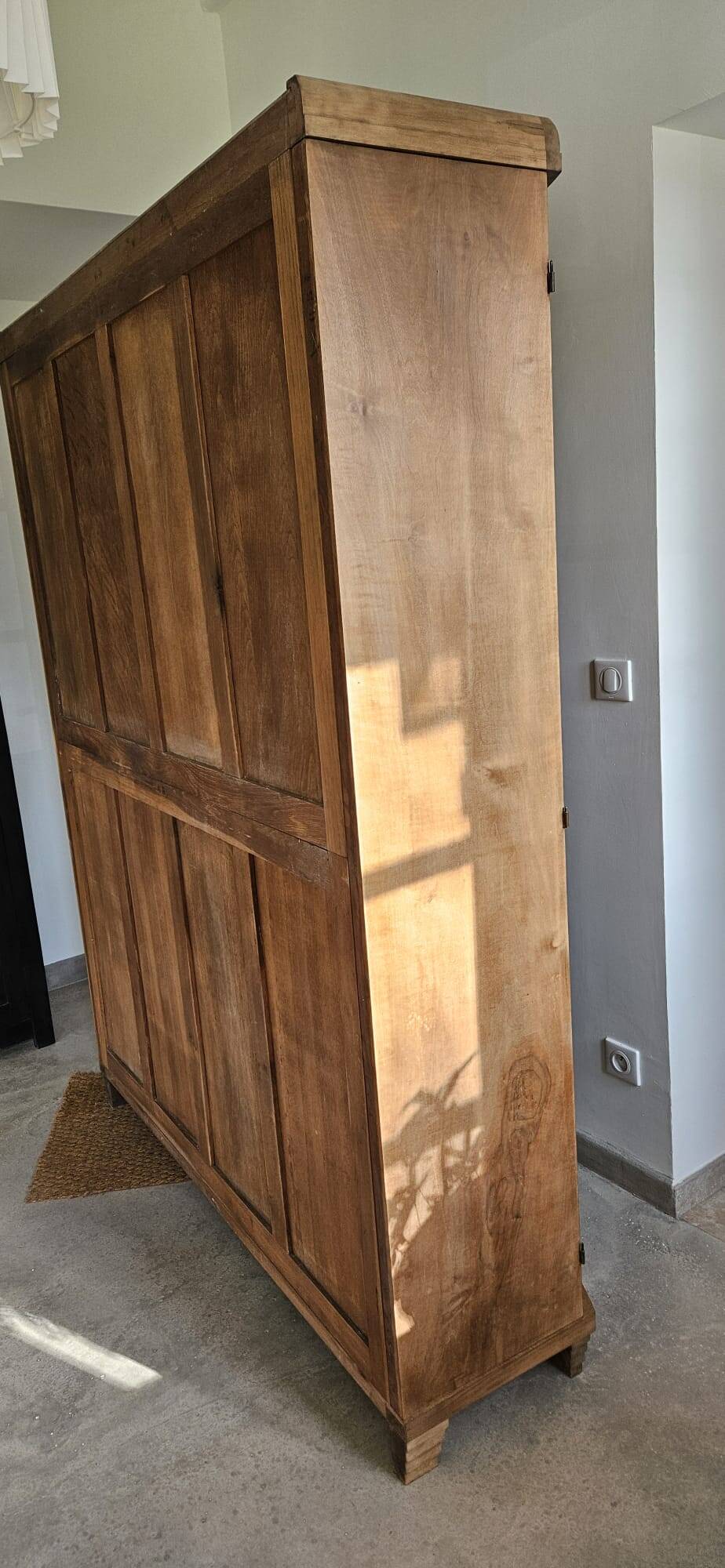 Armoire Art déco, 3 portes, 1 miroir, sablée