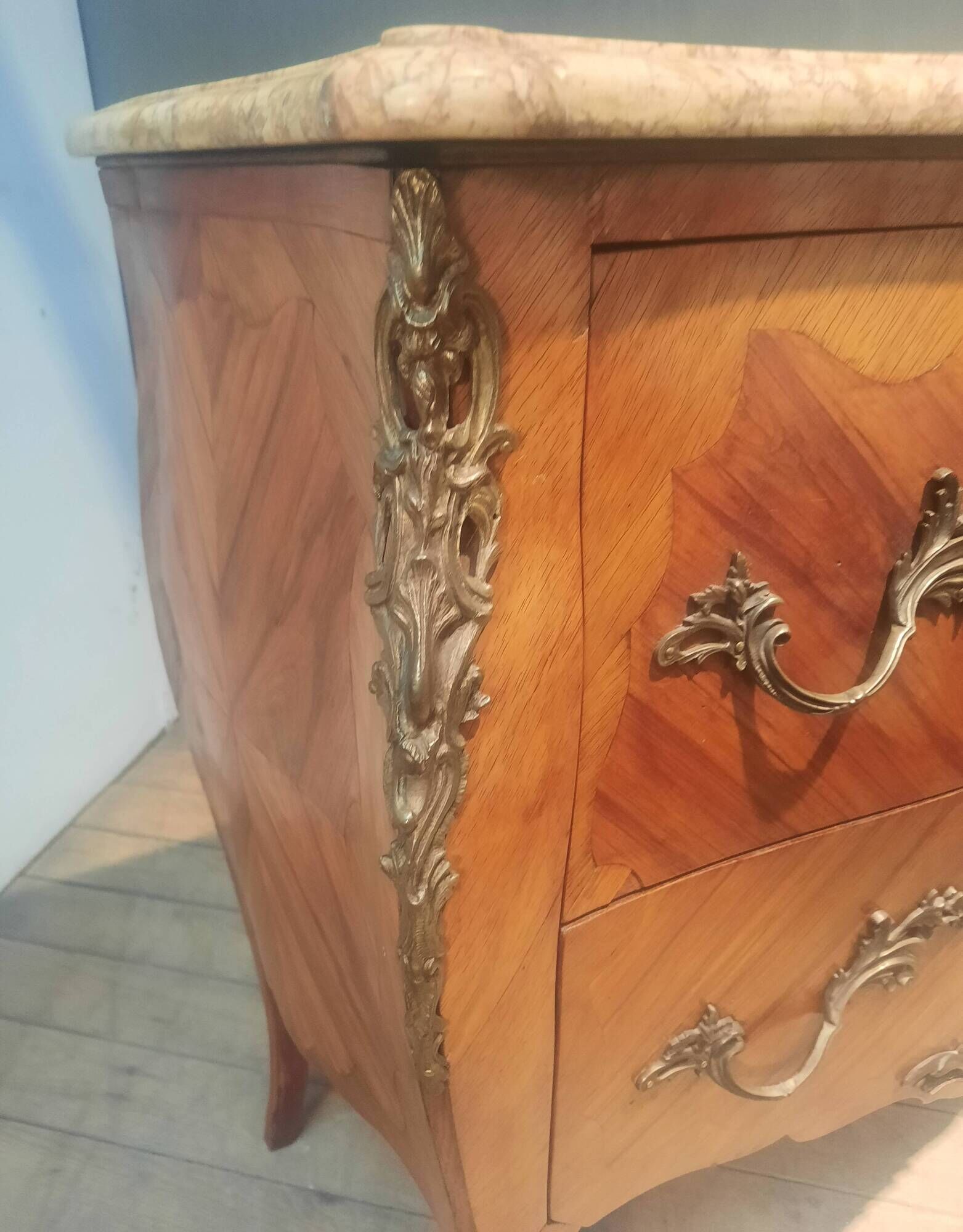 Louis XV style marquetry chest of drawers