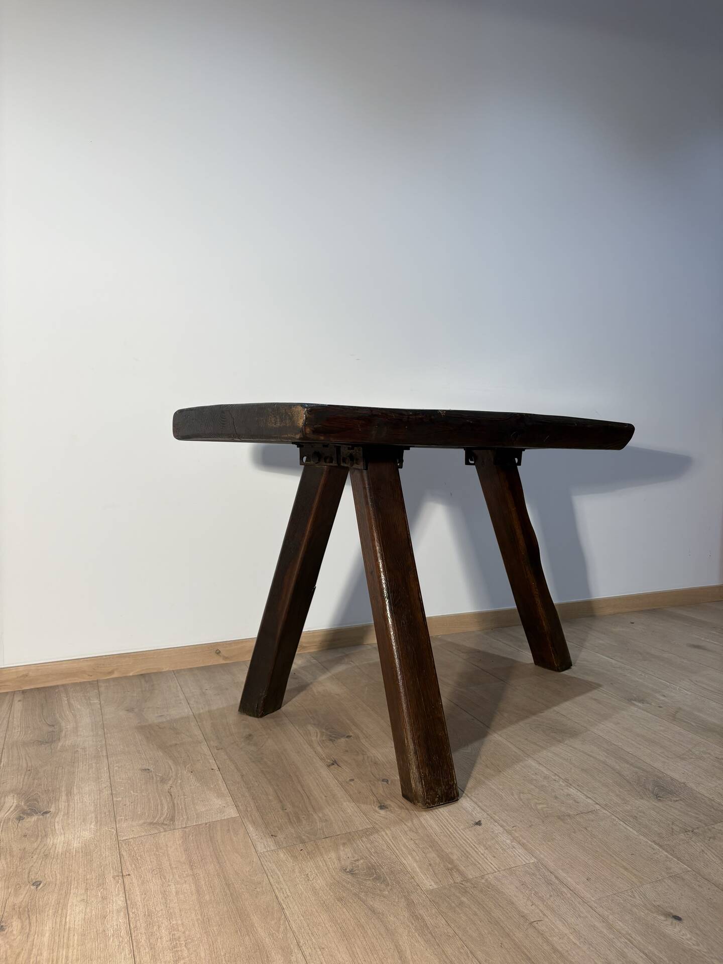 Table brutaliste chêne massif