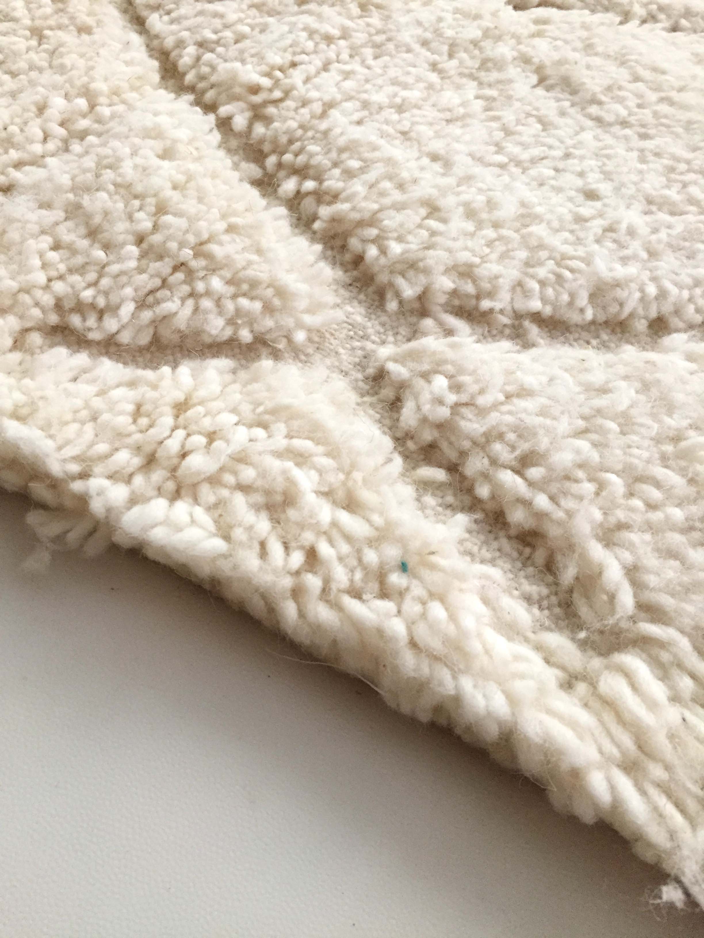 Moroccan berber carpet blessed ouarain ecru with diamond patterns engraved 304x204cm