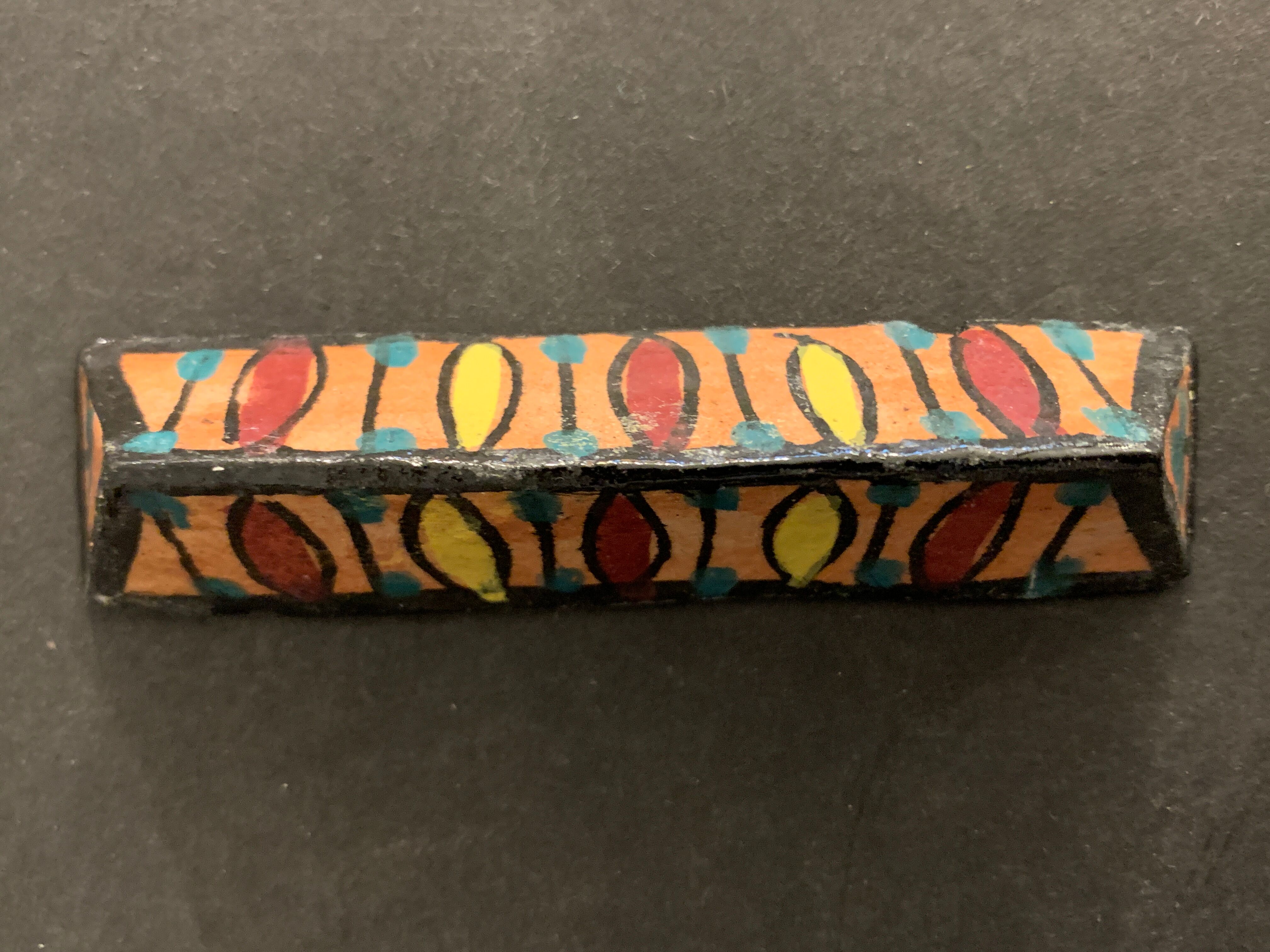 12 carries polychrome ceramic knives