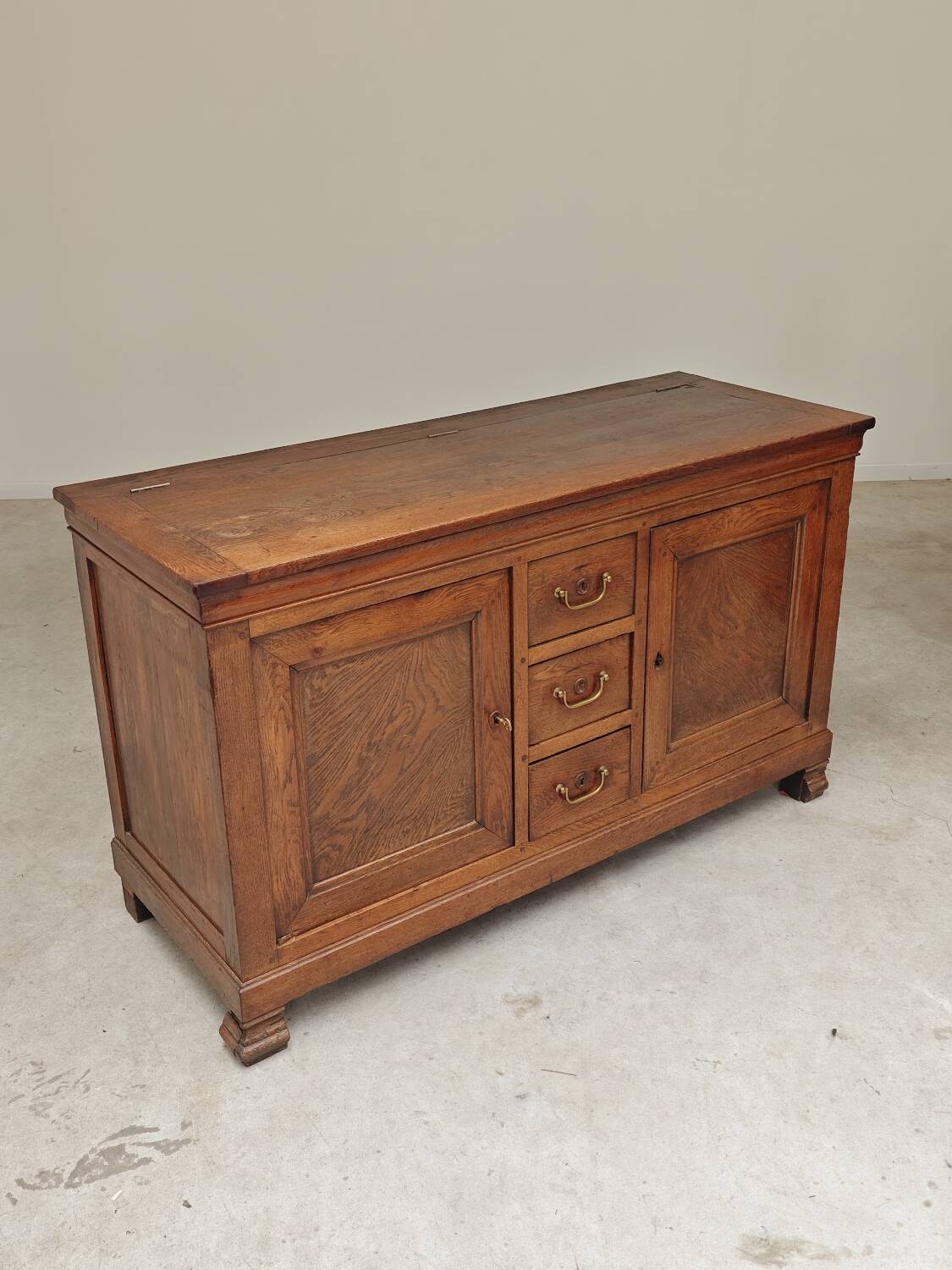 Antique solid wood workbench, dough cabinet from the 18th century.