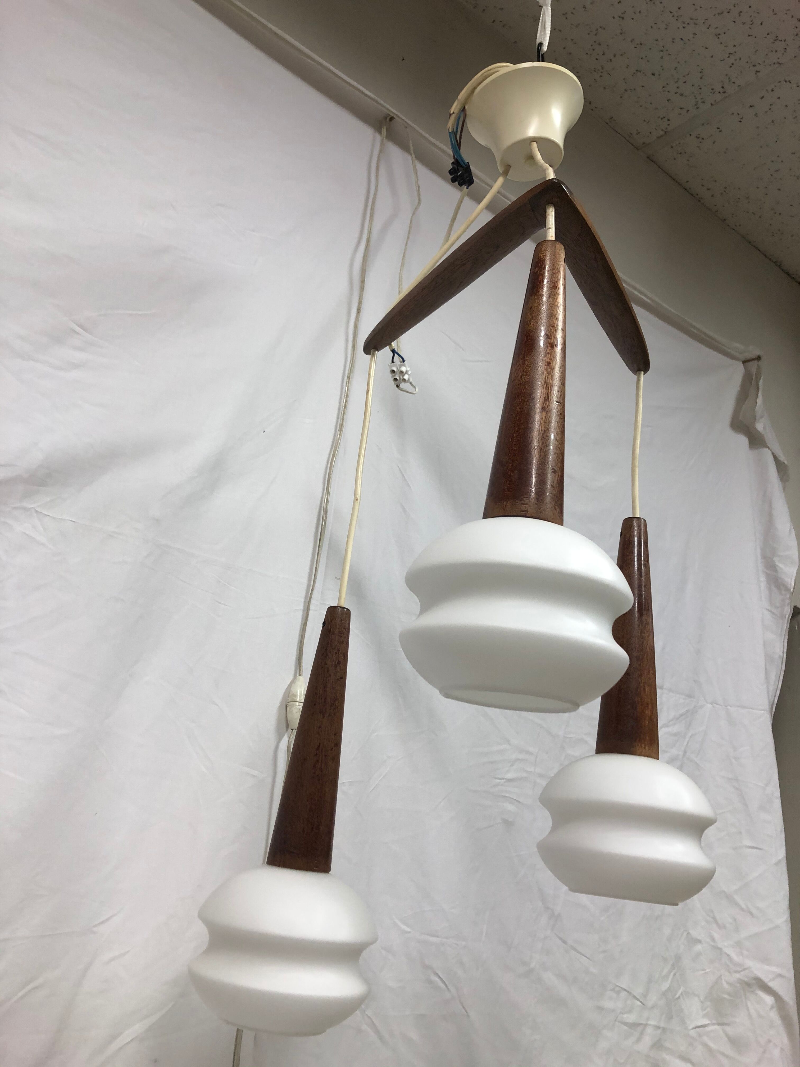 Scandinavian style boomerang suspension of the 60s