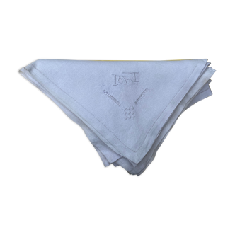 Set of embroidered towels from Silaos