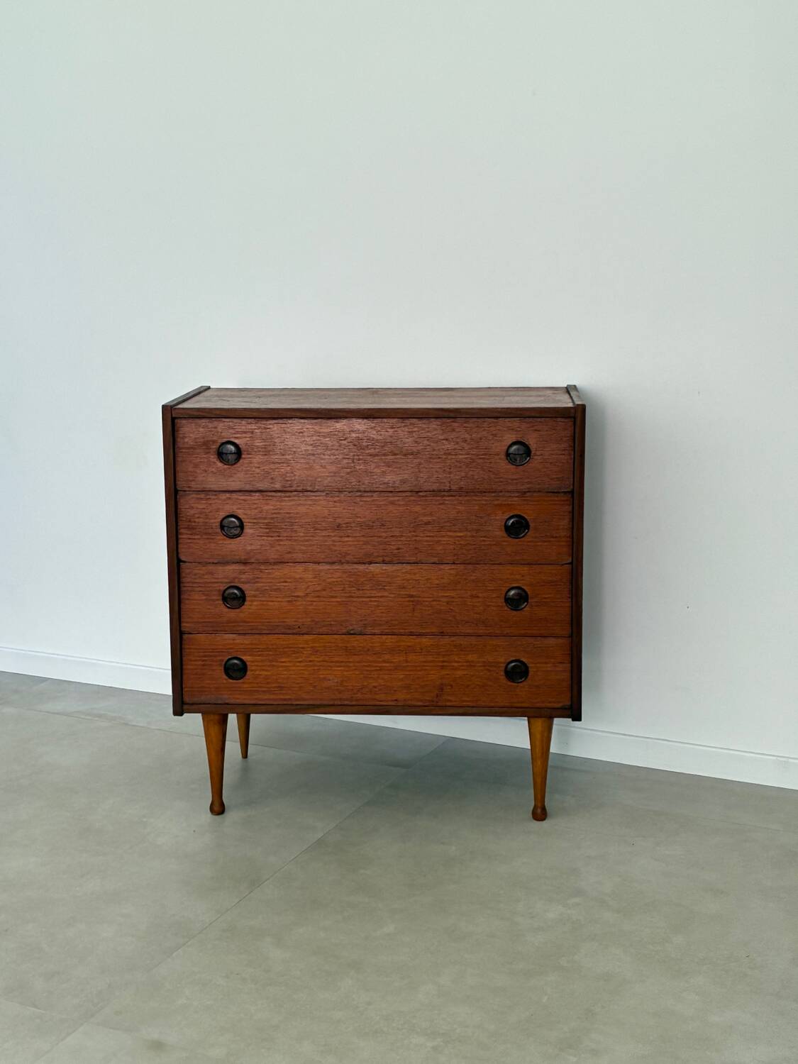 Commode vintage scandinave