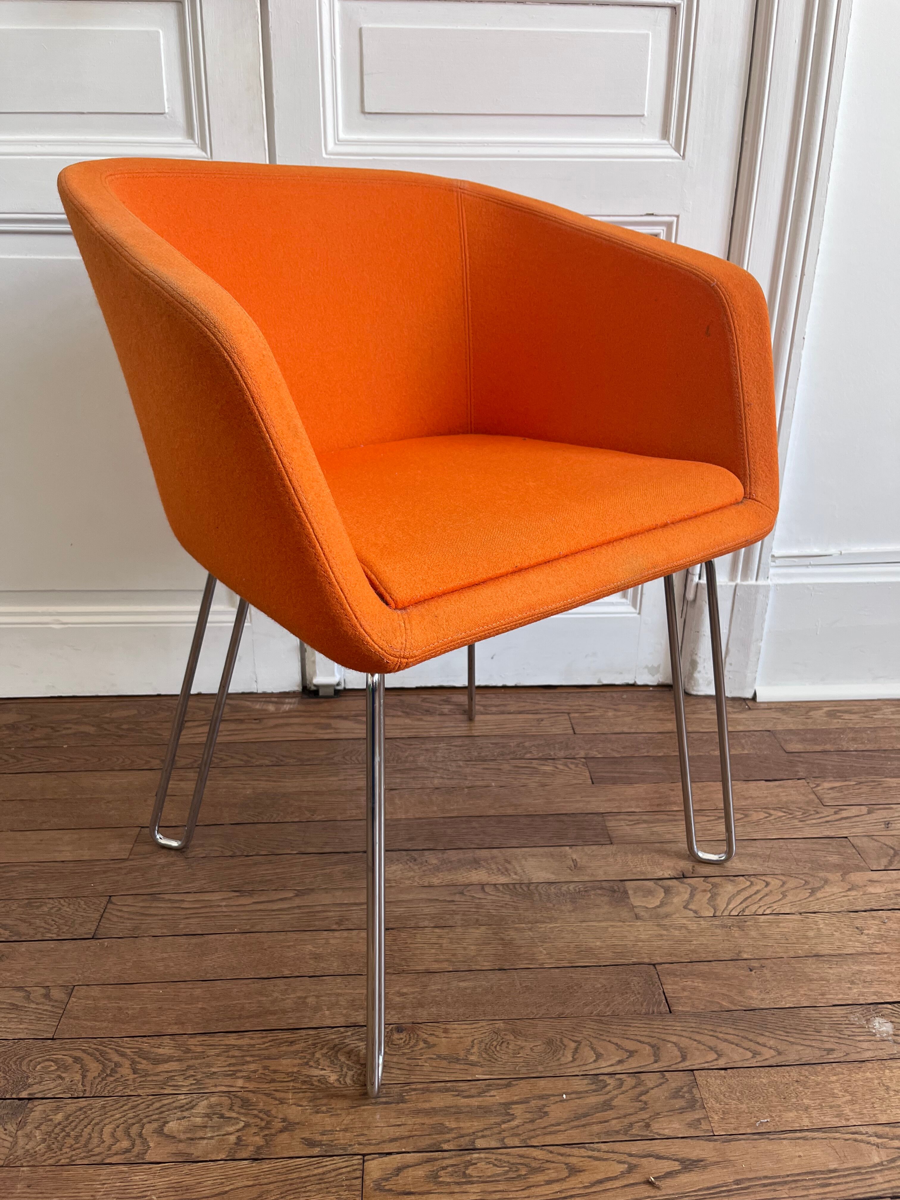 Paire de fauteuils orange 1970