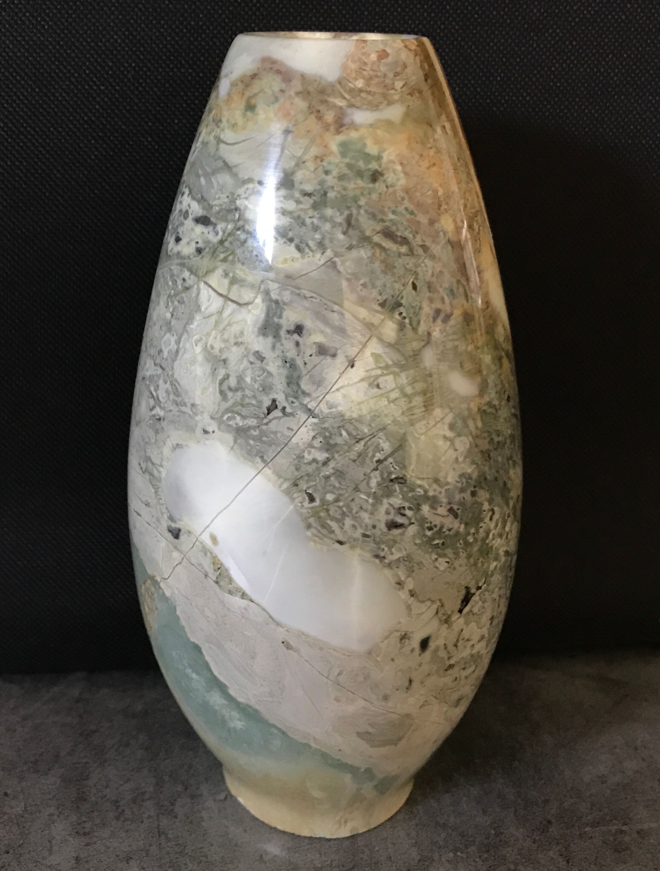 Vase soliflore in natural pierre onyx light green