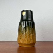 Danish studio pottery vase from the mid-20th century by Ernst Pottery, Faxe, 1960s.