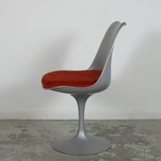 Eero Saarinen's Tulip Chairs – 50th Anniversary Edition by Knoll