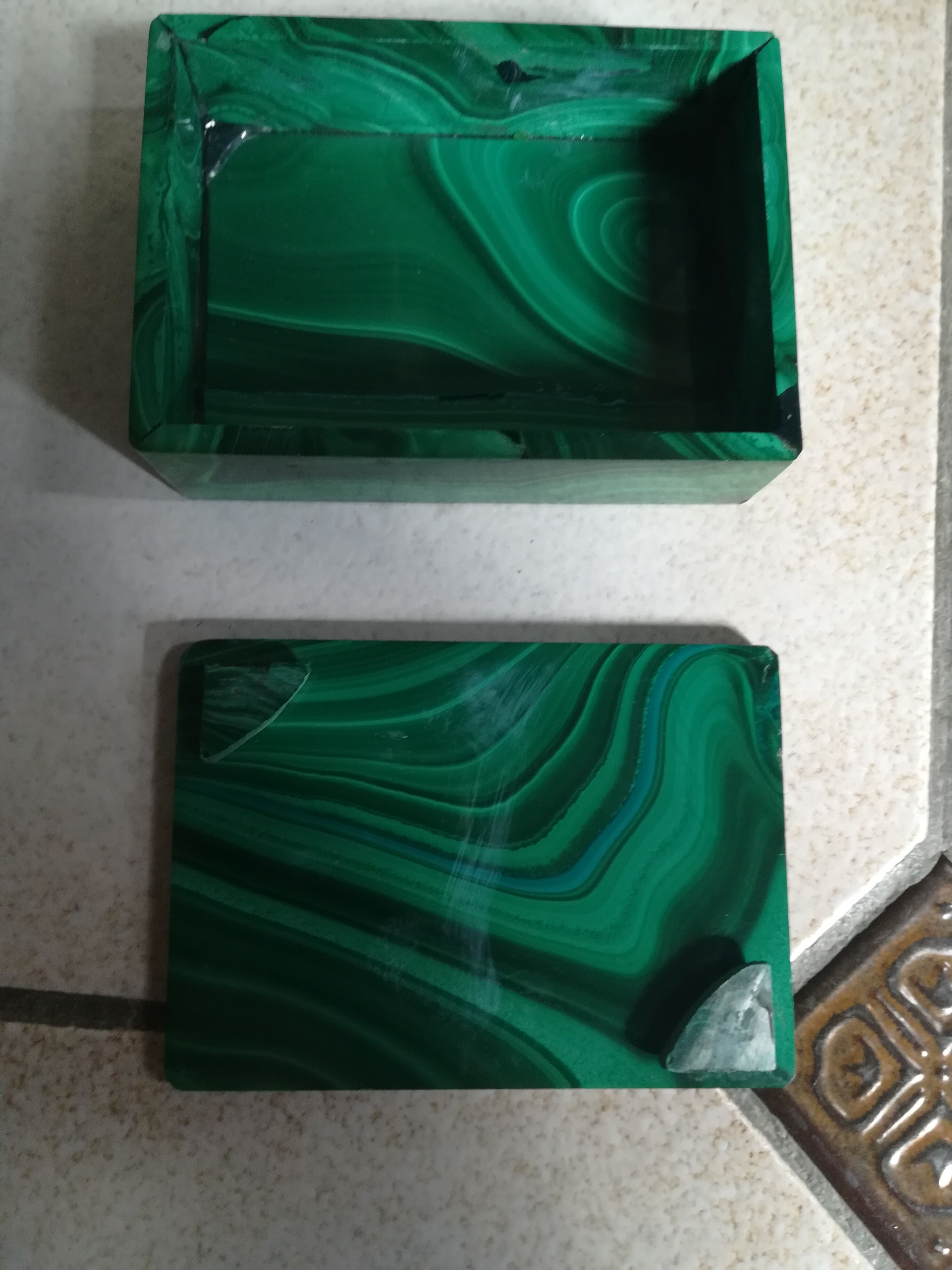 Jewelry box in malachite