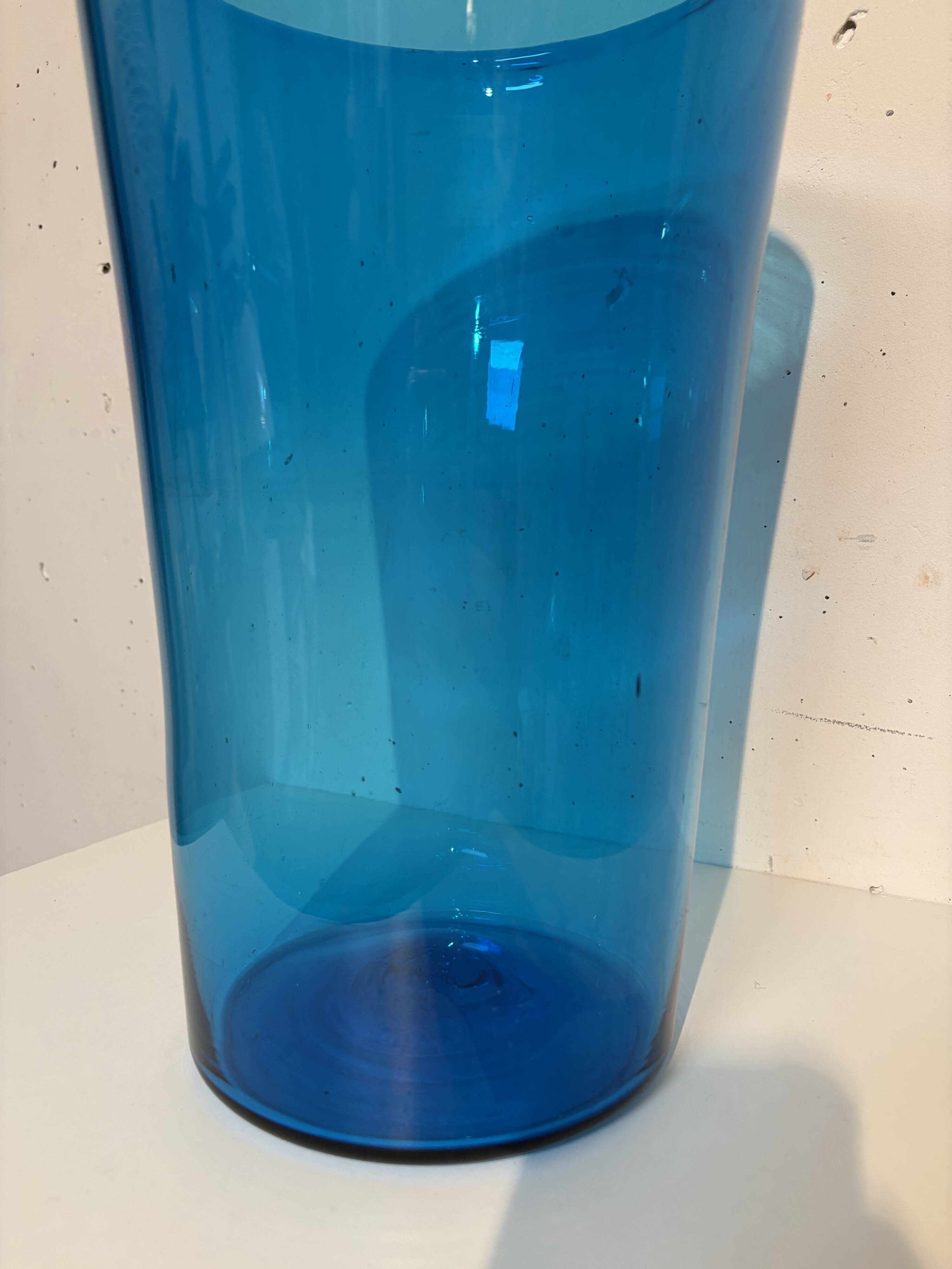 Grand Vase en verre soufflé bleu Empoli