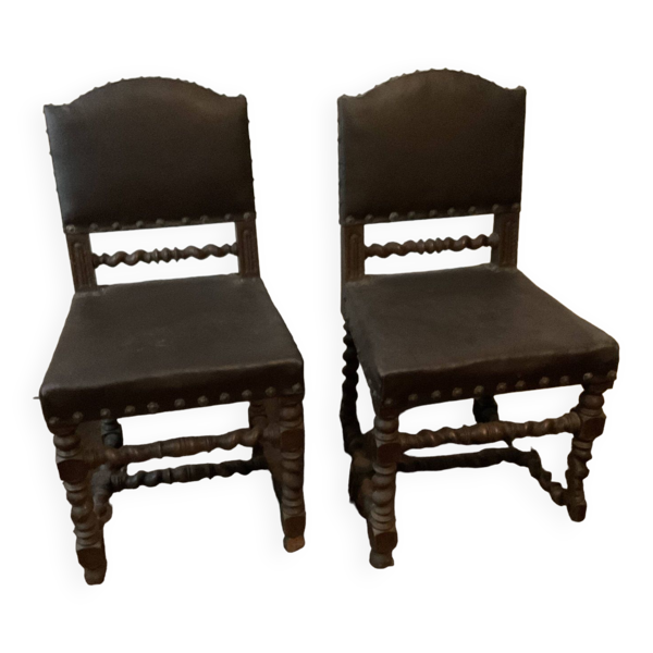 Paire de chaises de style Louis XIII en chêne — Beyit