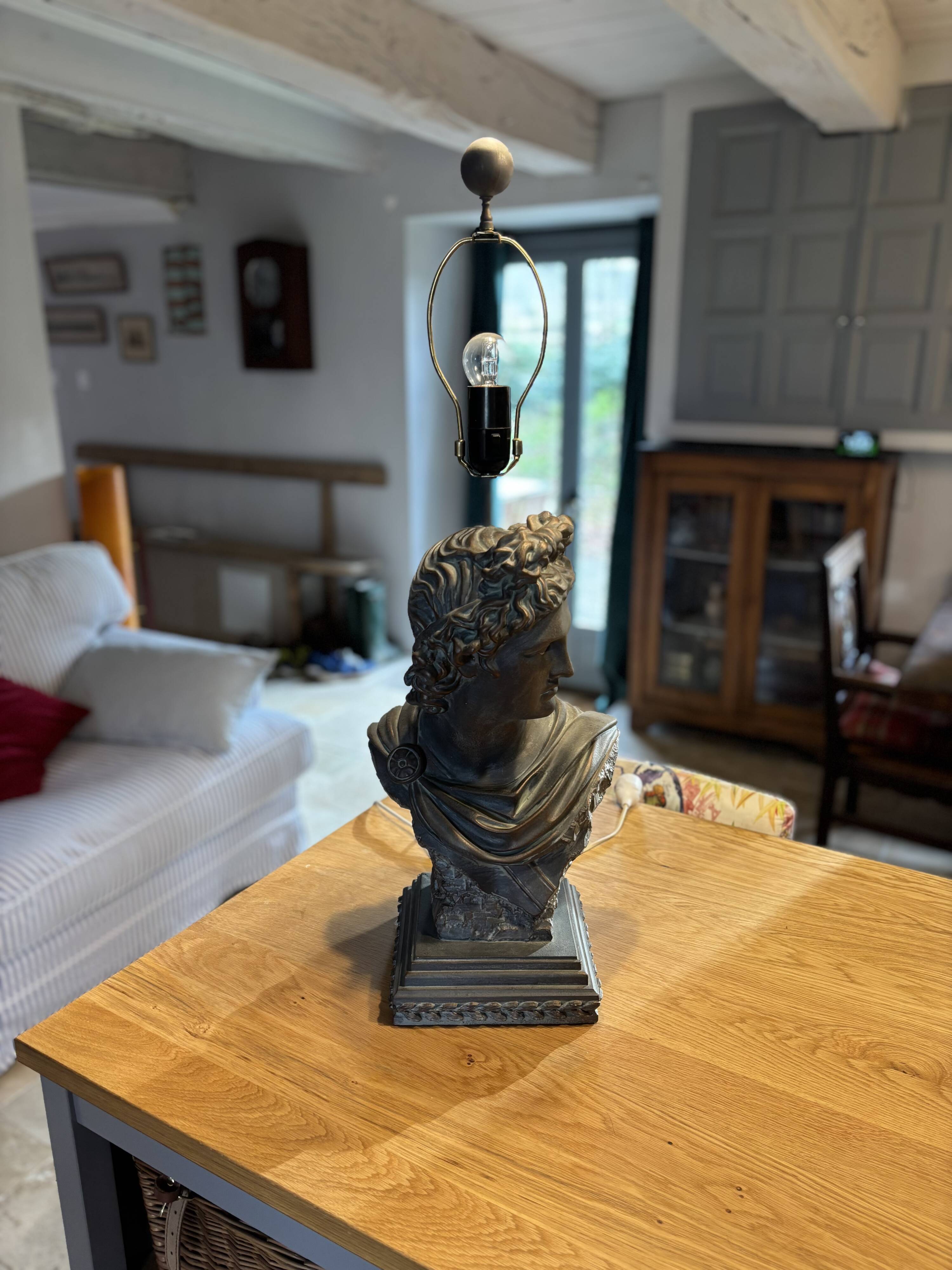 Lampe de table vintage avec base en buste sculpté