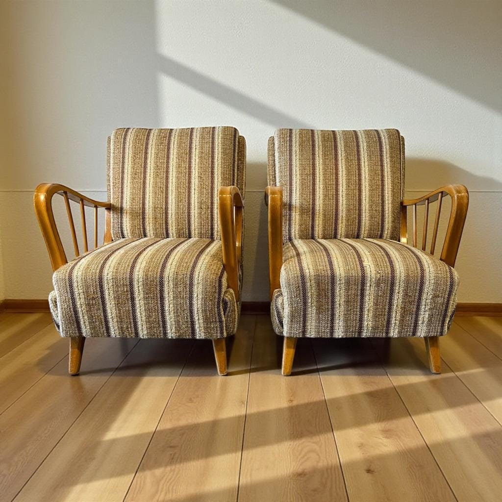 Set of 2 vintage armchairs / cocktail chairs / individual seats