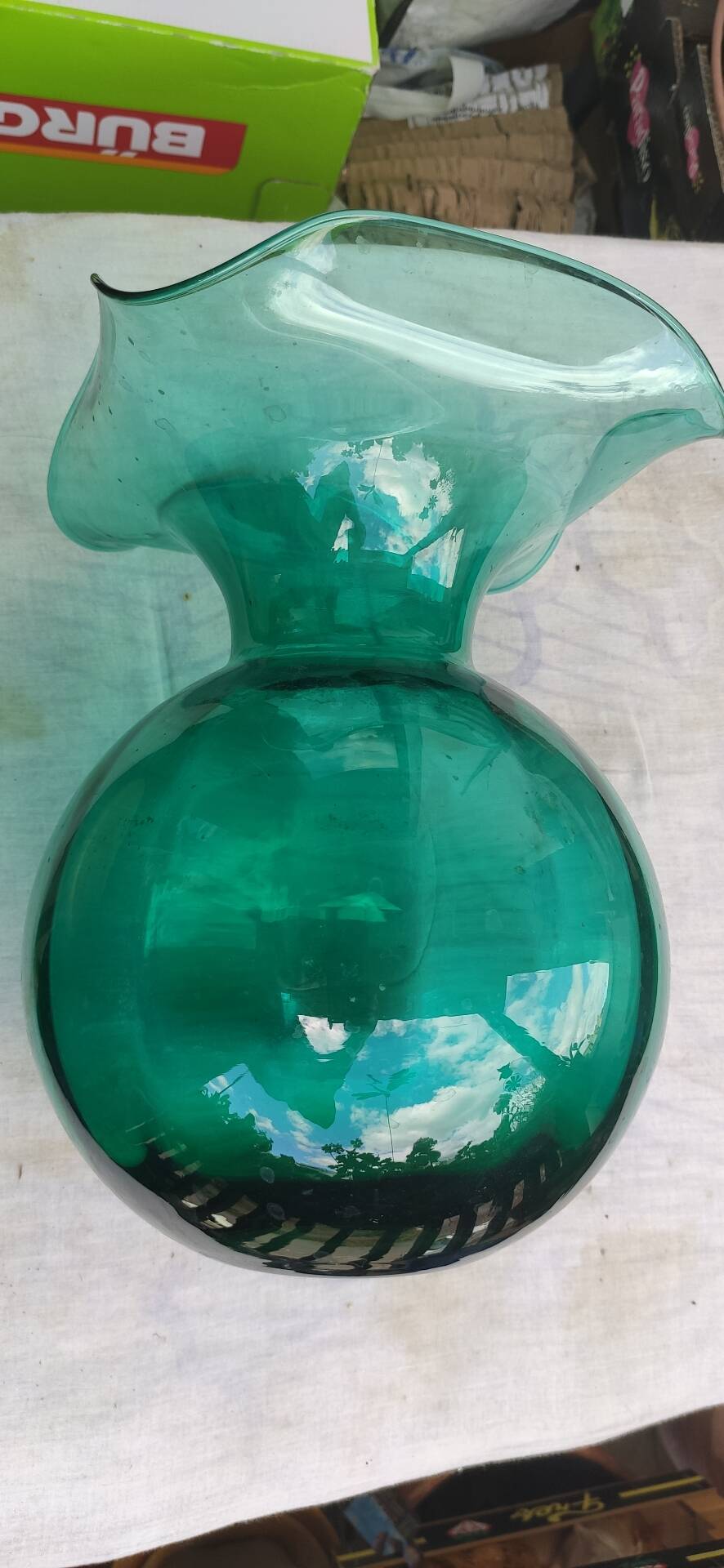 Vase en verre soufflé vert