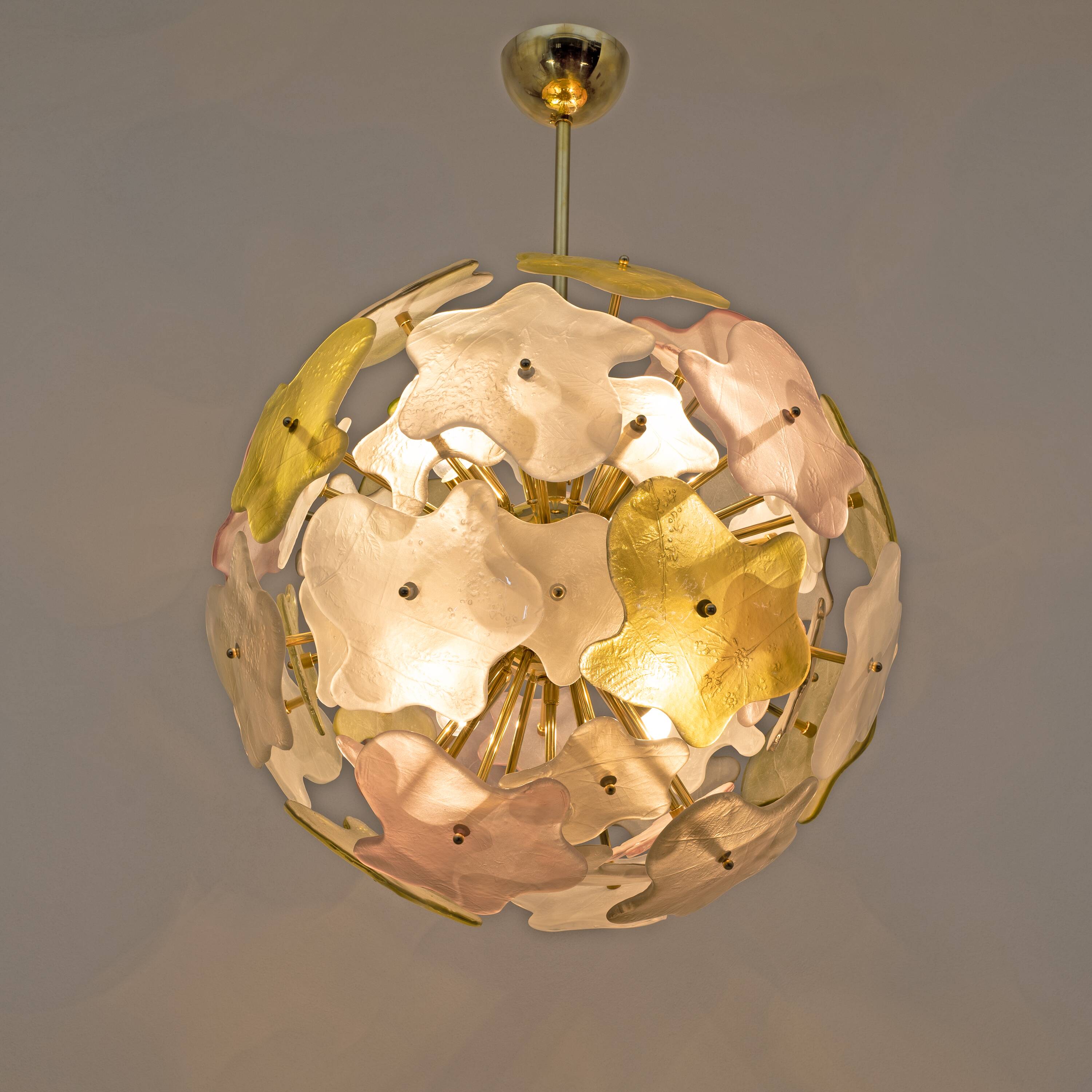 Italian Murano Glass Sputnik Chandelier in Pastel Colors and Polished Brass