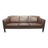 Scandinavian design 3-seater leather sofa.