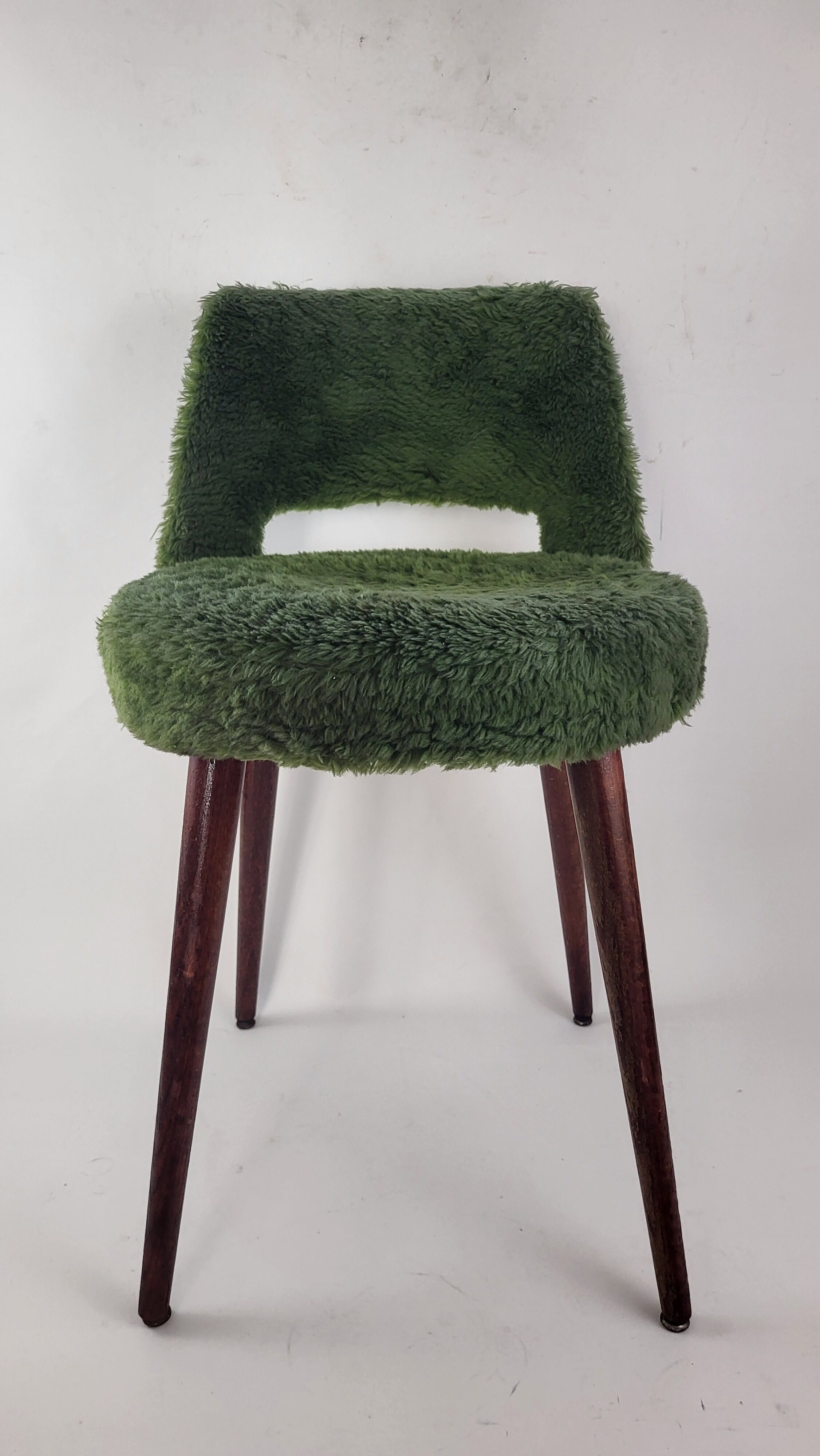 Green fur chair "moumoutte" 60s