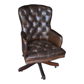 Chesterfield-style office chair