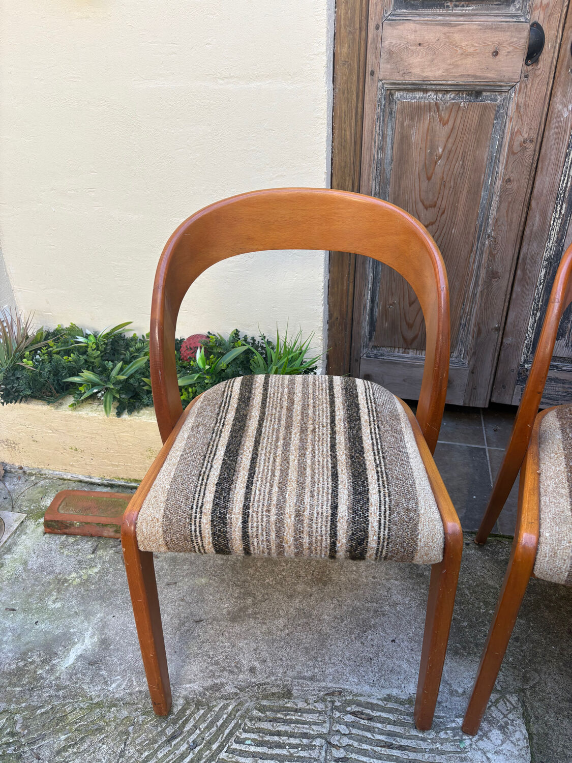 Baumann gondola chairs