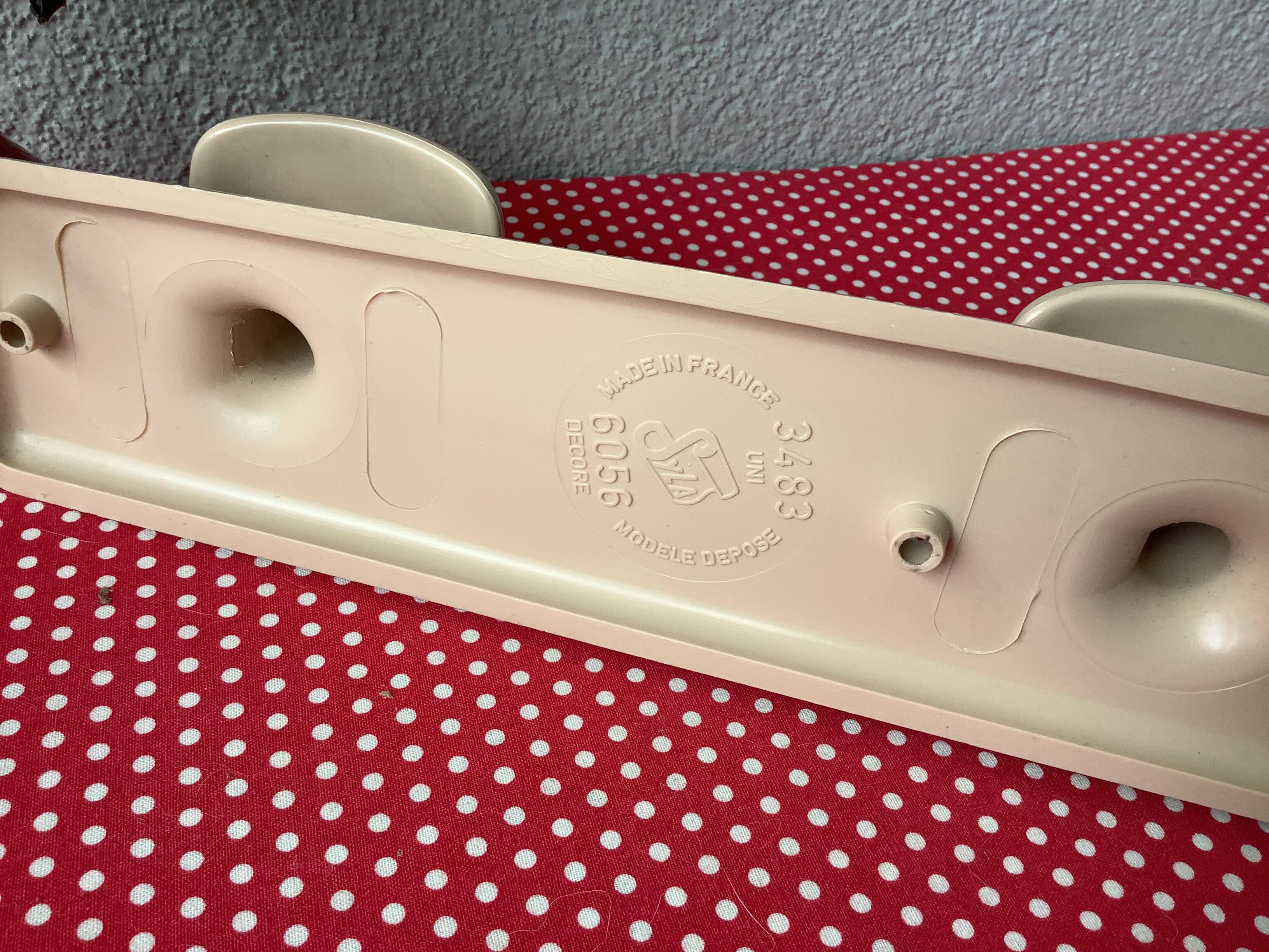 Coat rack Syla space age design