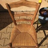 Chaise en bois et paille