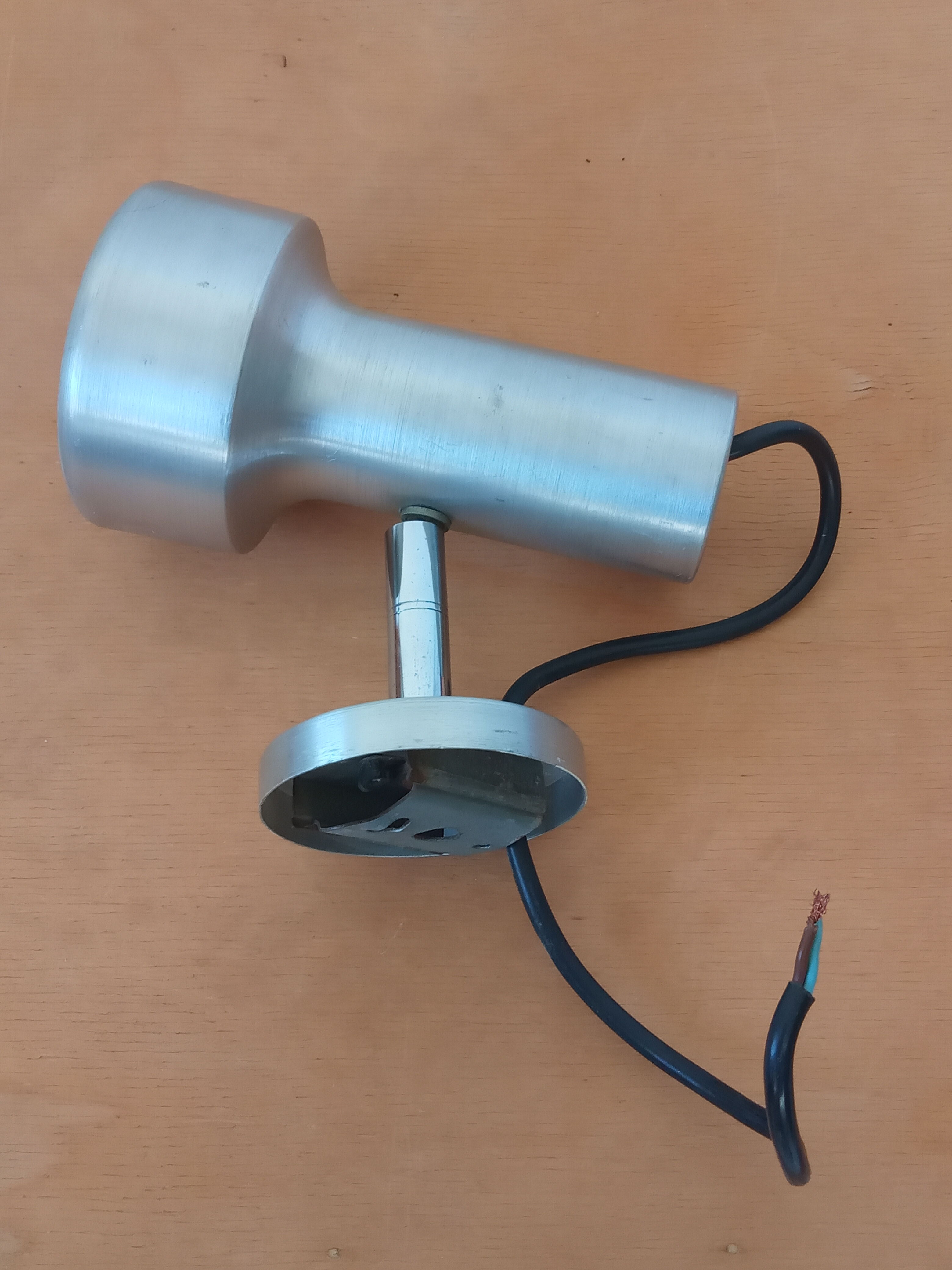 Spot applies 1970 aluminum