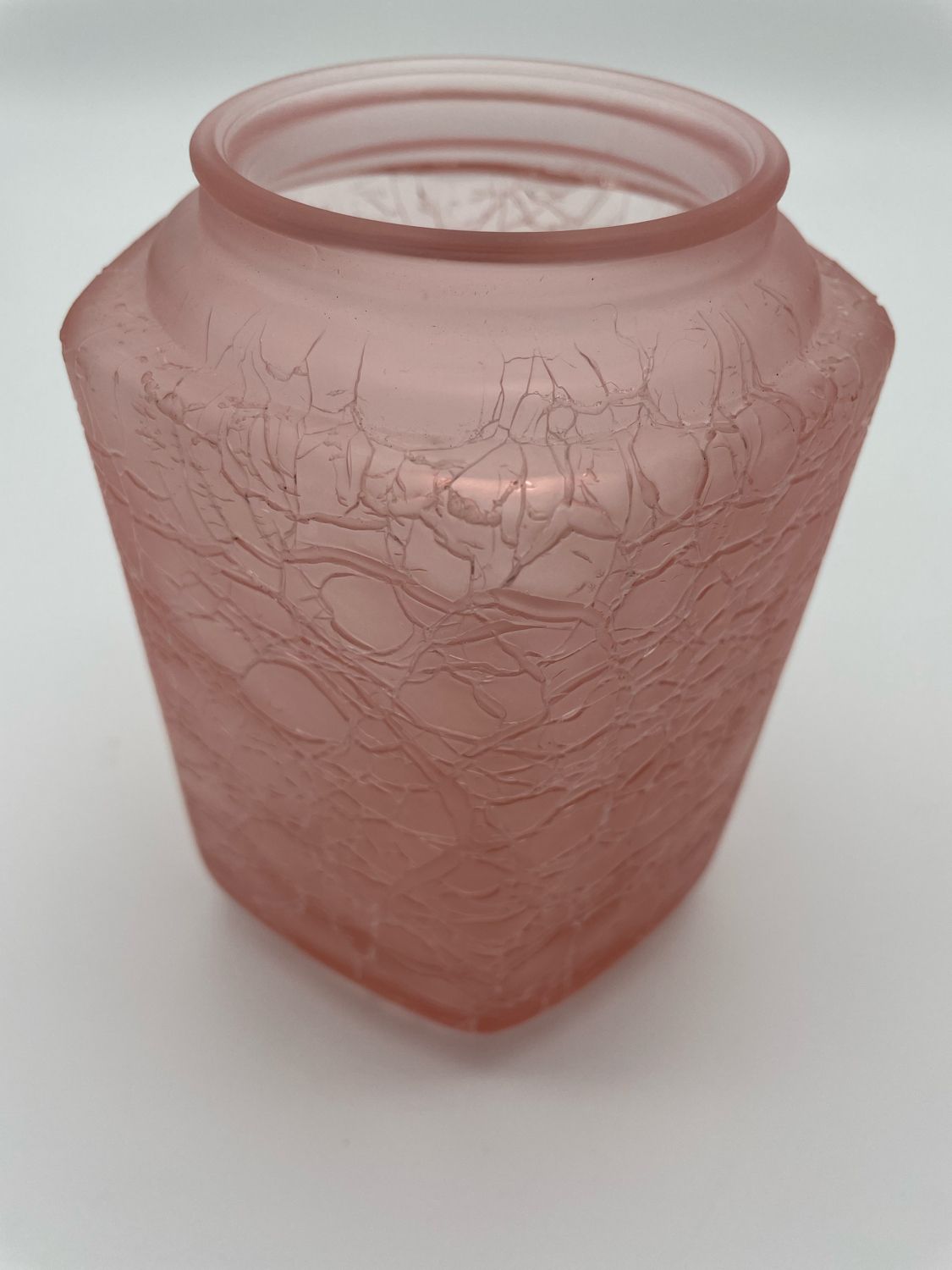 Pink vintage cotton pot in cracked glass paste Marcel Franck