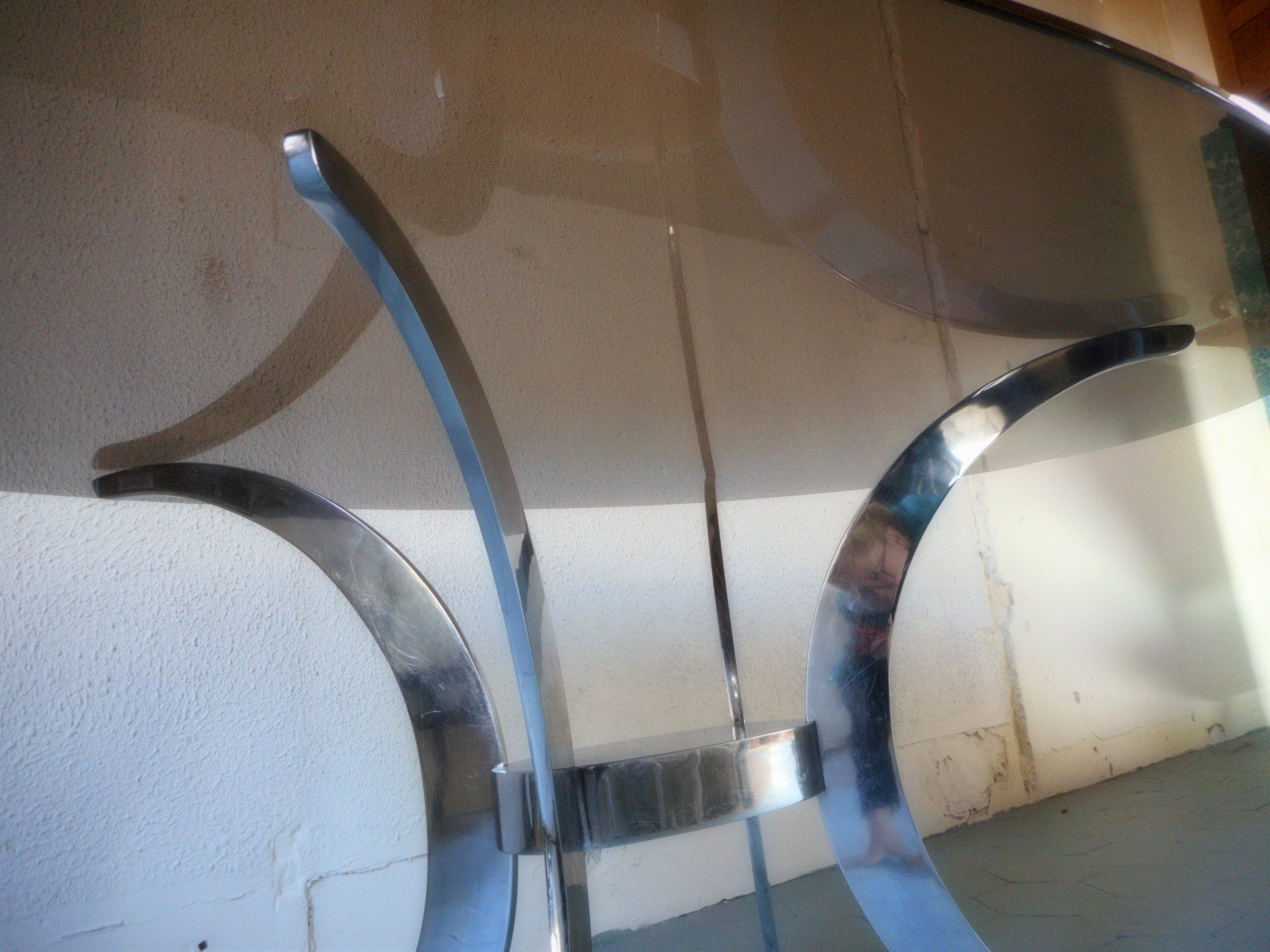 Table en verre fumé