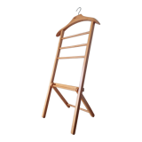 Folding valet