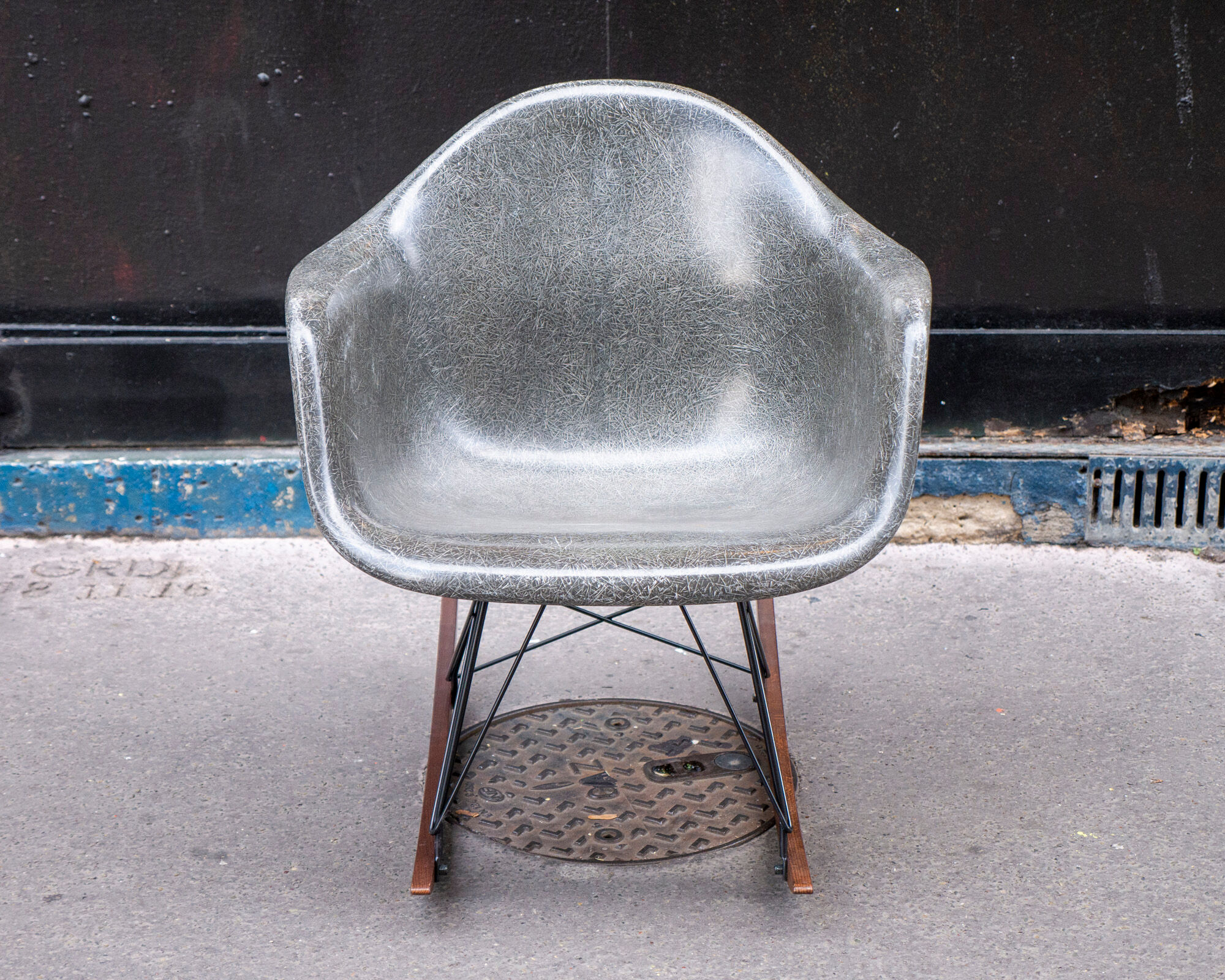 Rocking chair Elephant grey de Charles & Ray Eames pour Herman Miller