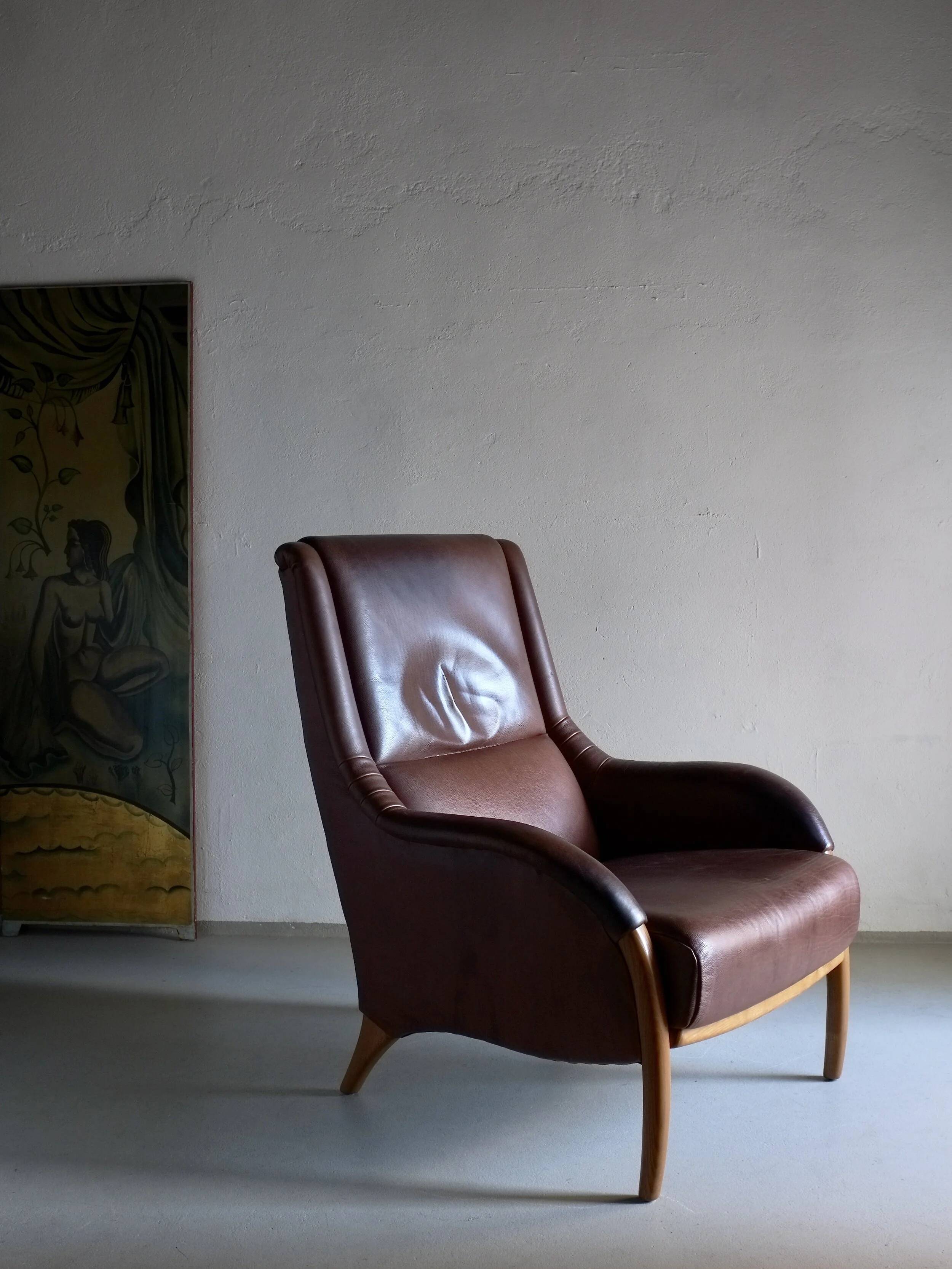 Brown leather lounge chair | Netherlands | 1980s