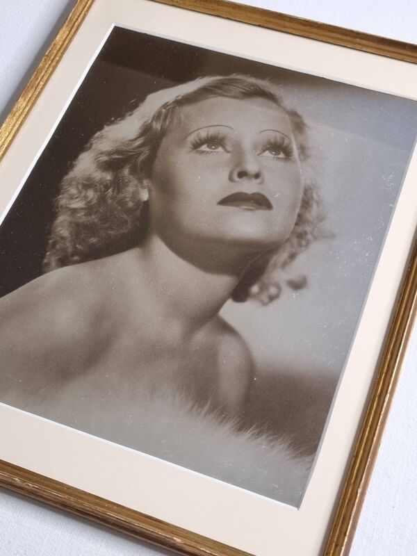 Portrait de Lilian Harvey – Tirage brillant encadré, 1930