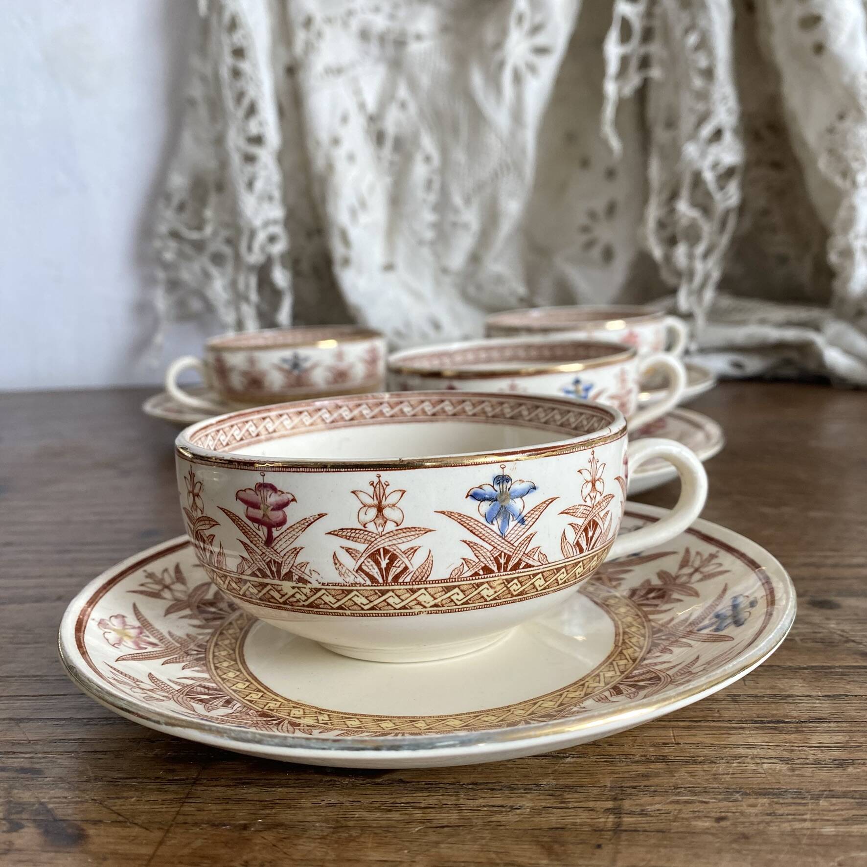 Tea cups and saucers in Sarreguemines ironstone "Derby"