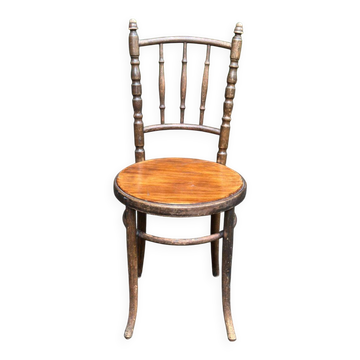 Vintage 19th-century bistro chair in curved solid wood, Thonet style.