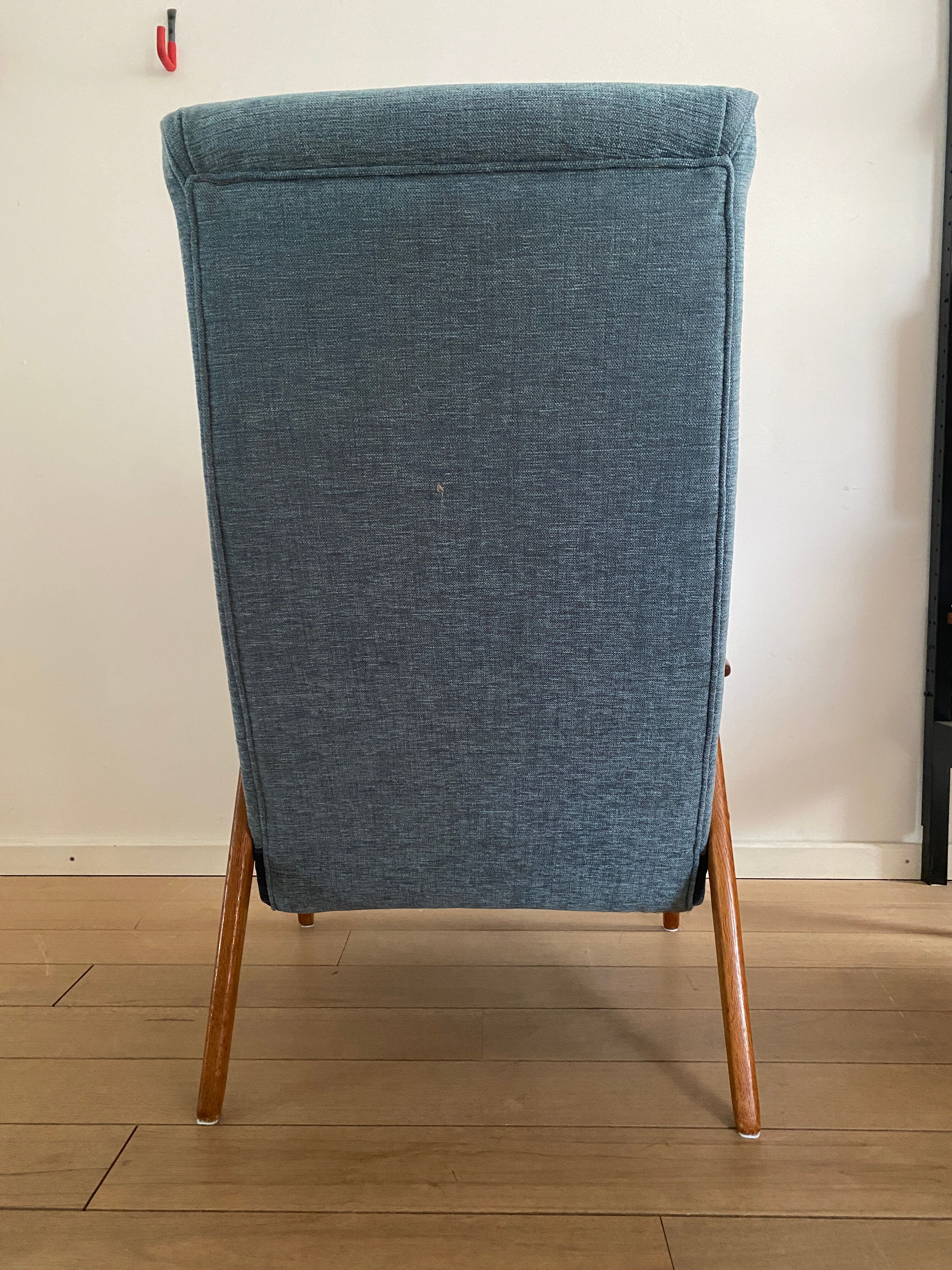 Vintage teak lounge chair